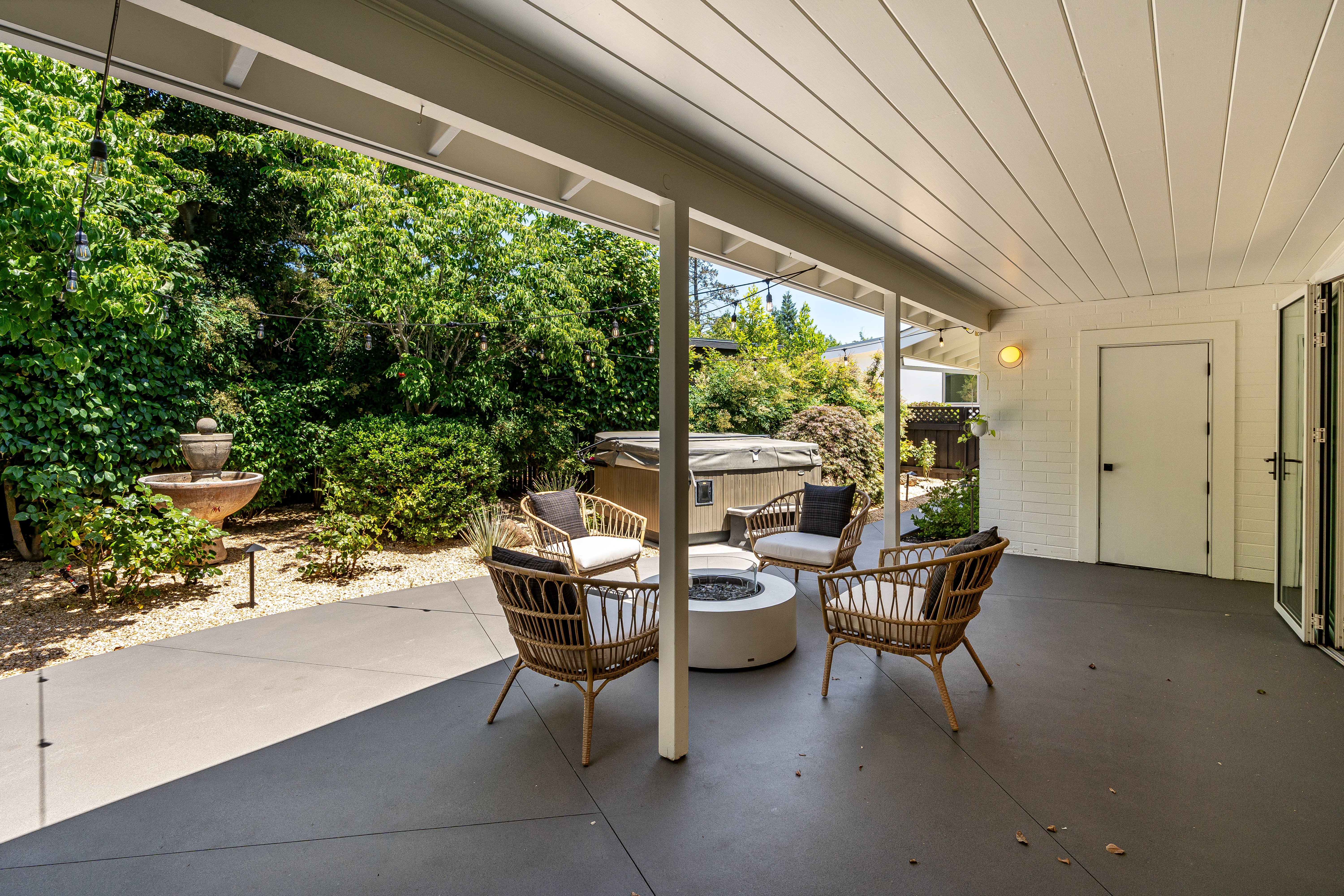 1060 Lorraine Drive