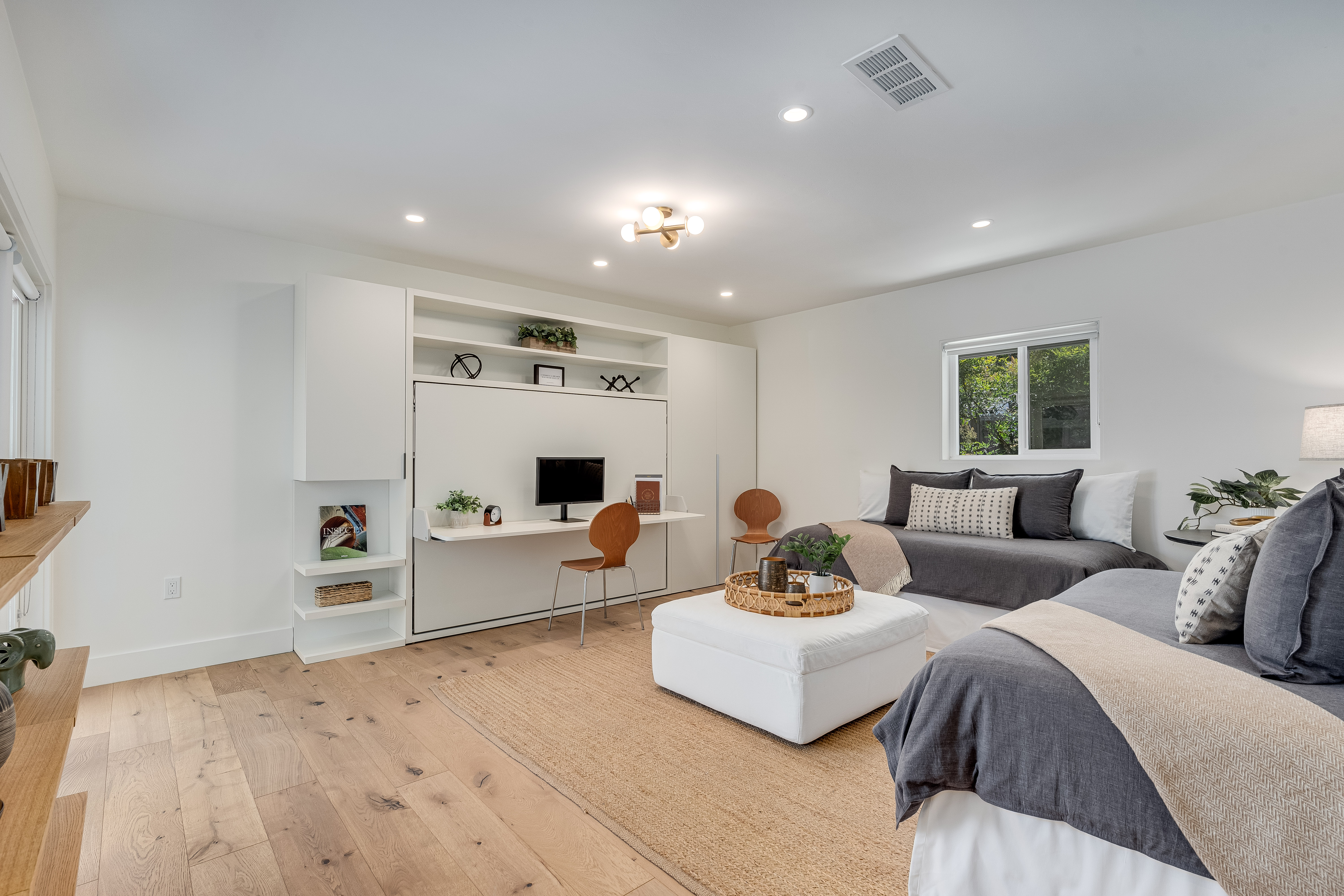 1060 Lorraine Drive
