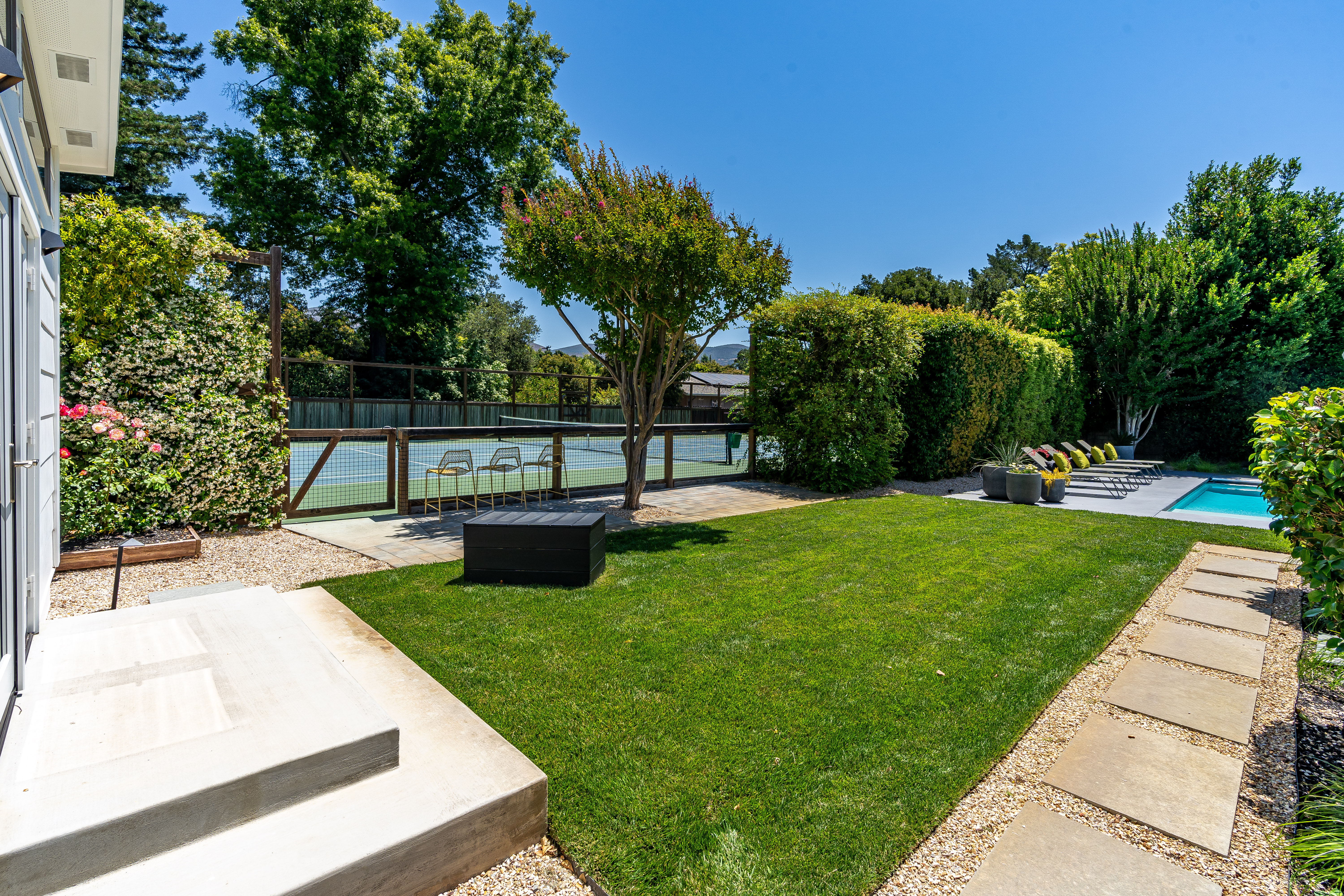 1060 Lorraine Drive