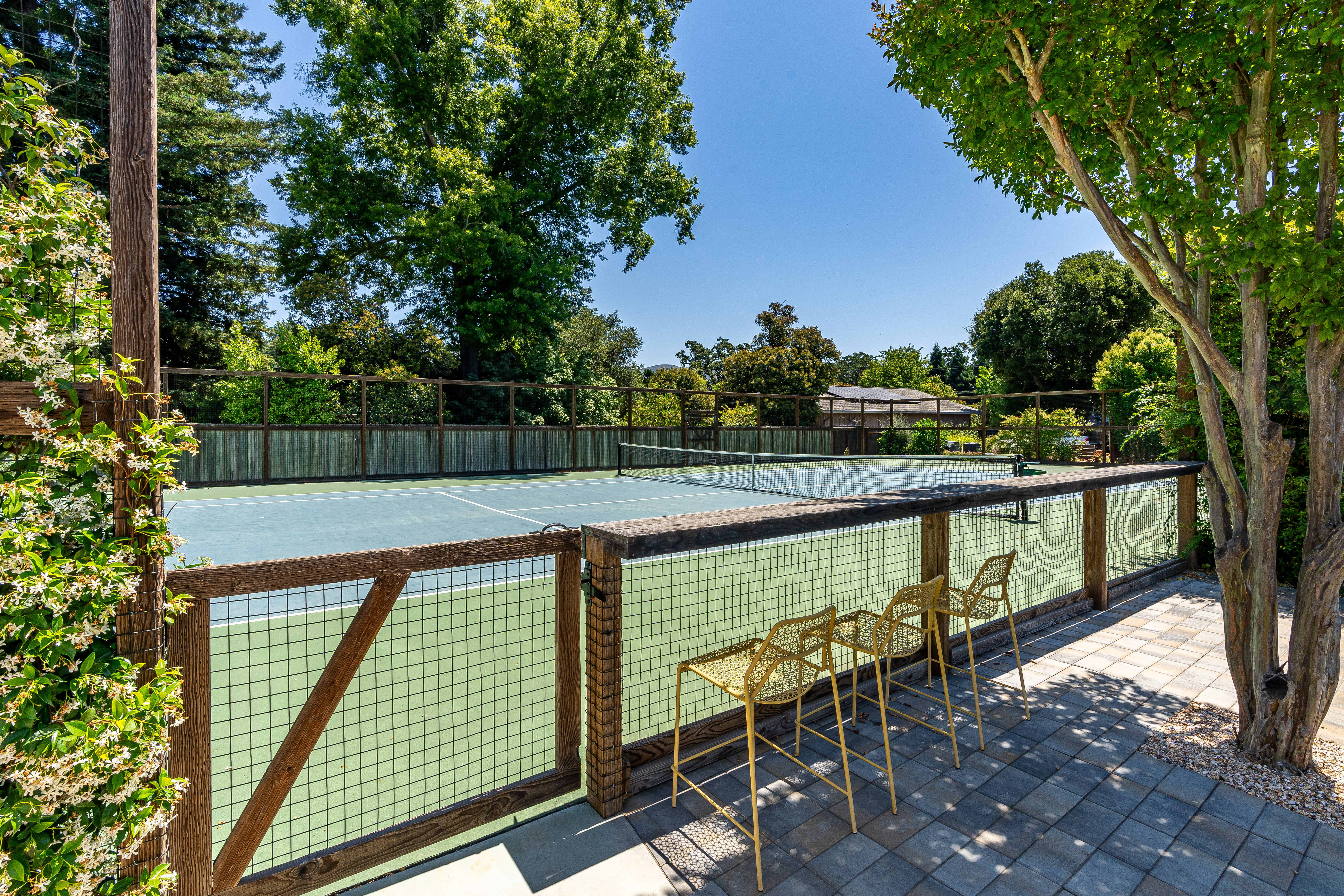 1060 Lorraine Drive