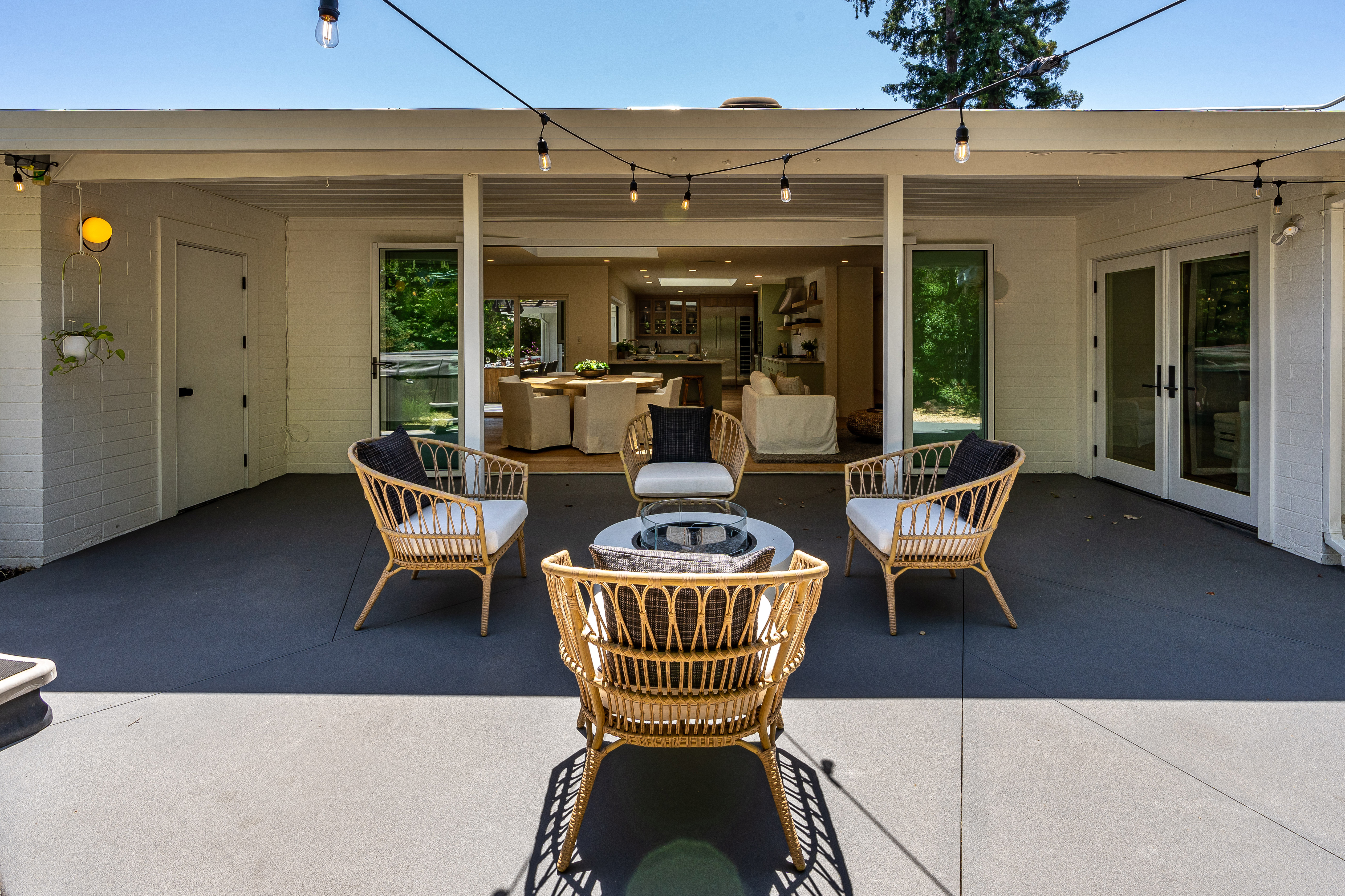 1060 Lorraine Drive