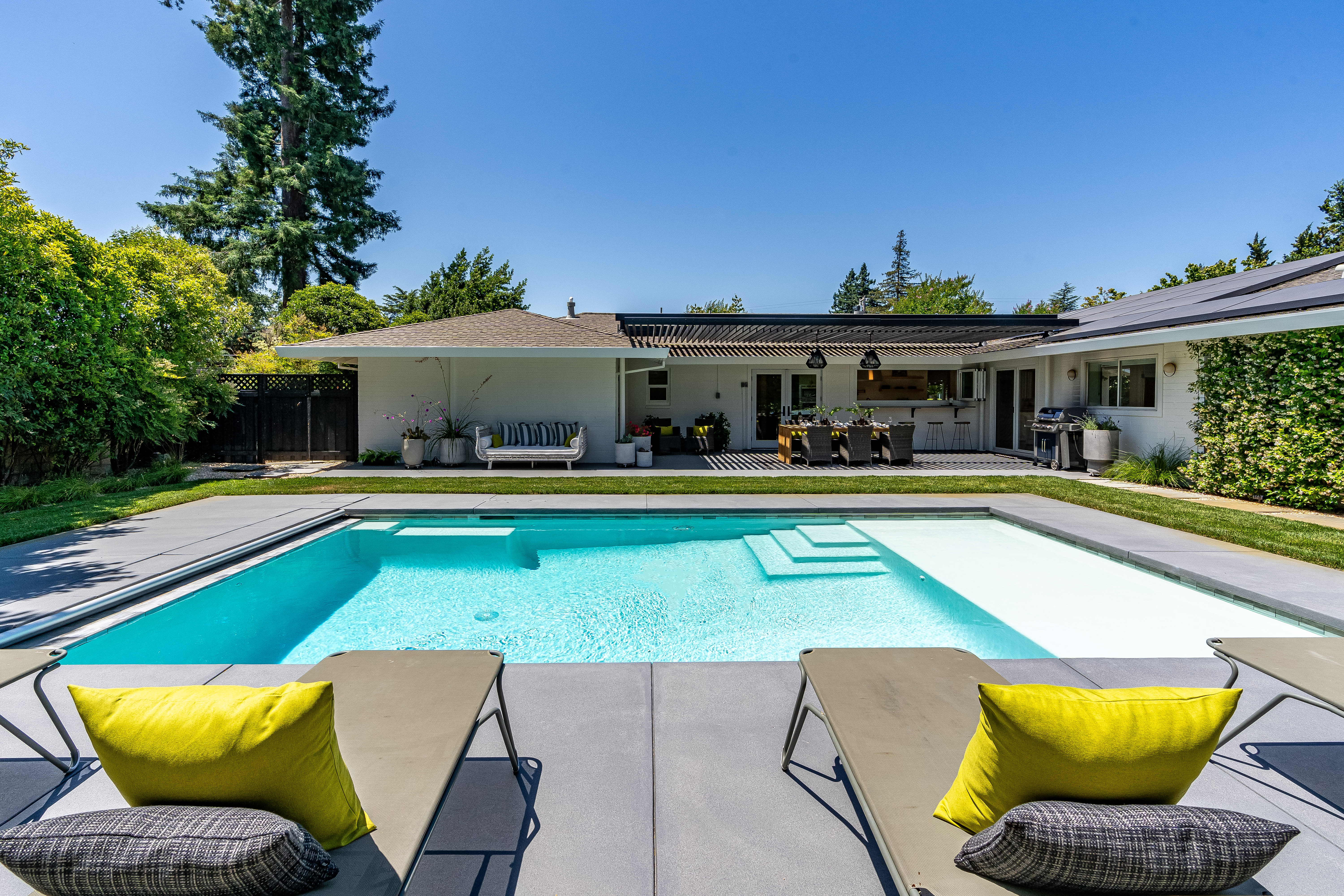1060 Lorraine Drive