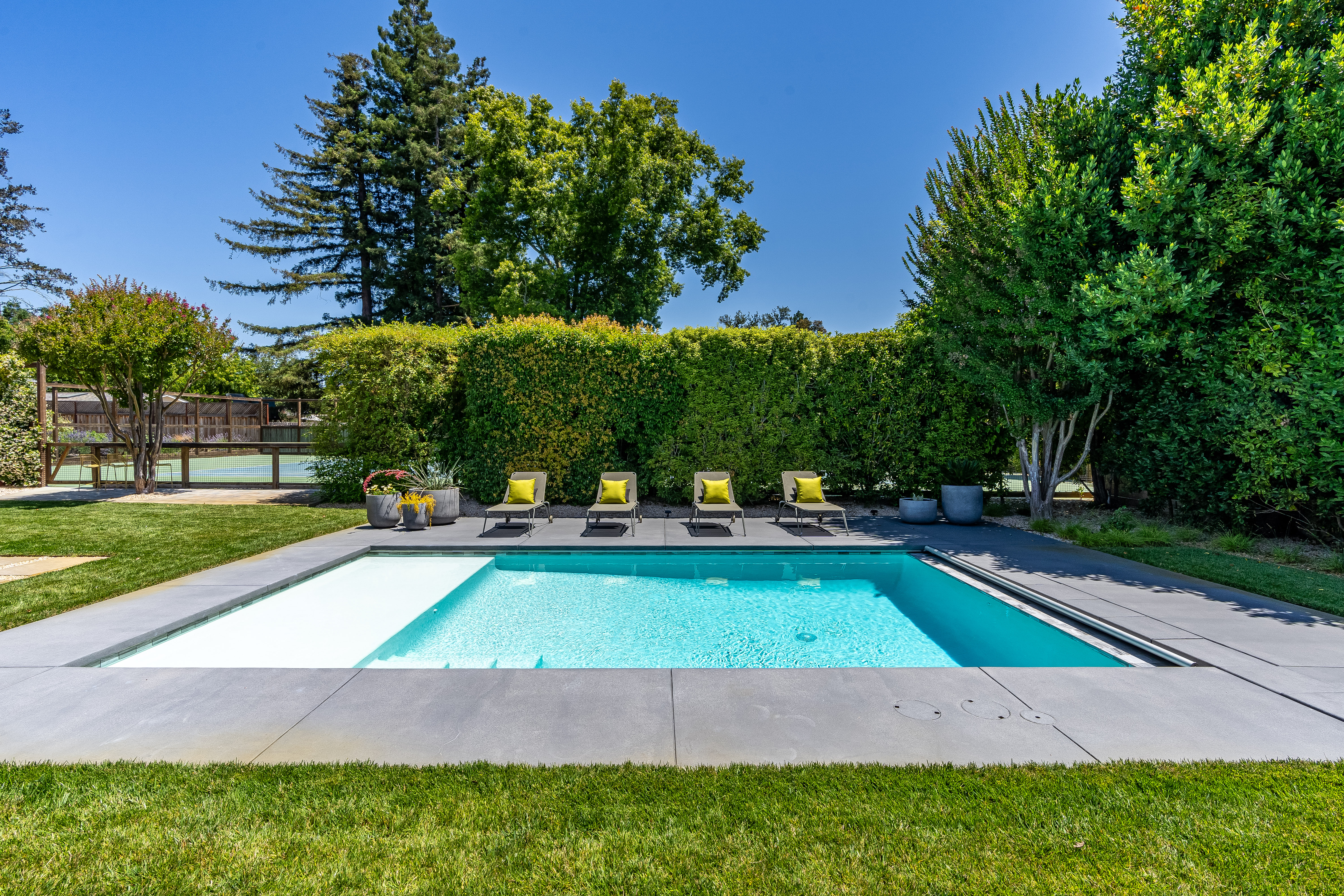 1060 Lorraine Drive