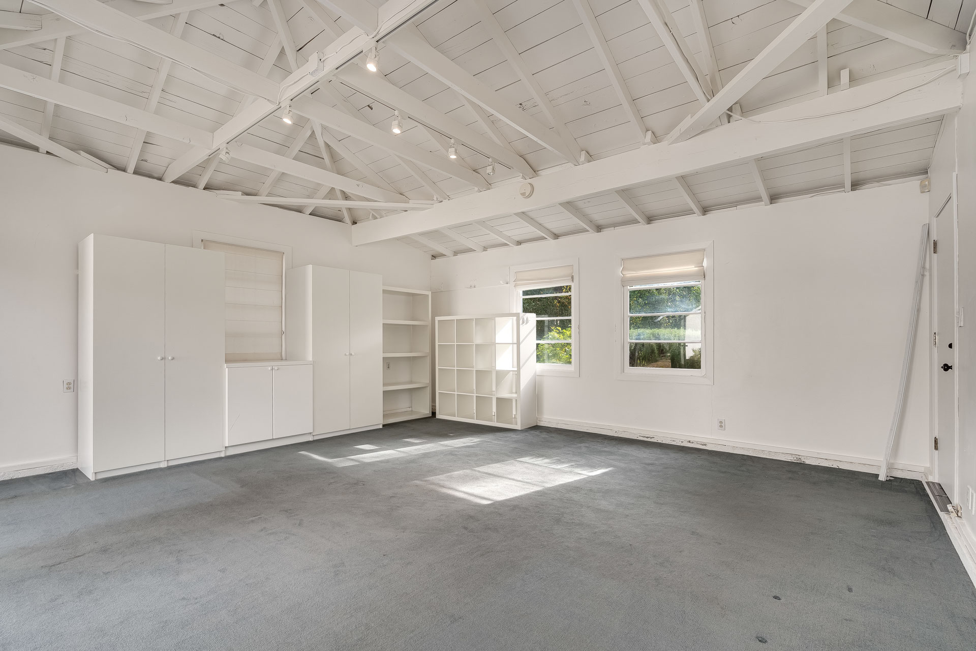 1094 Rose Drive
