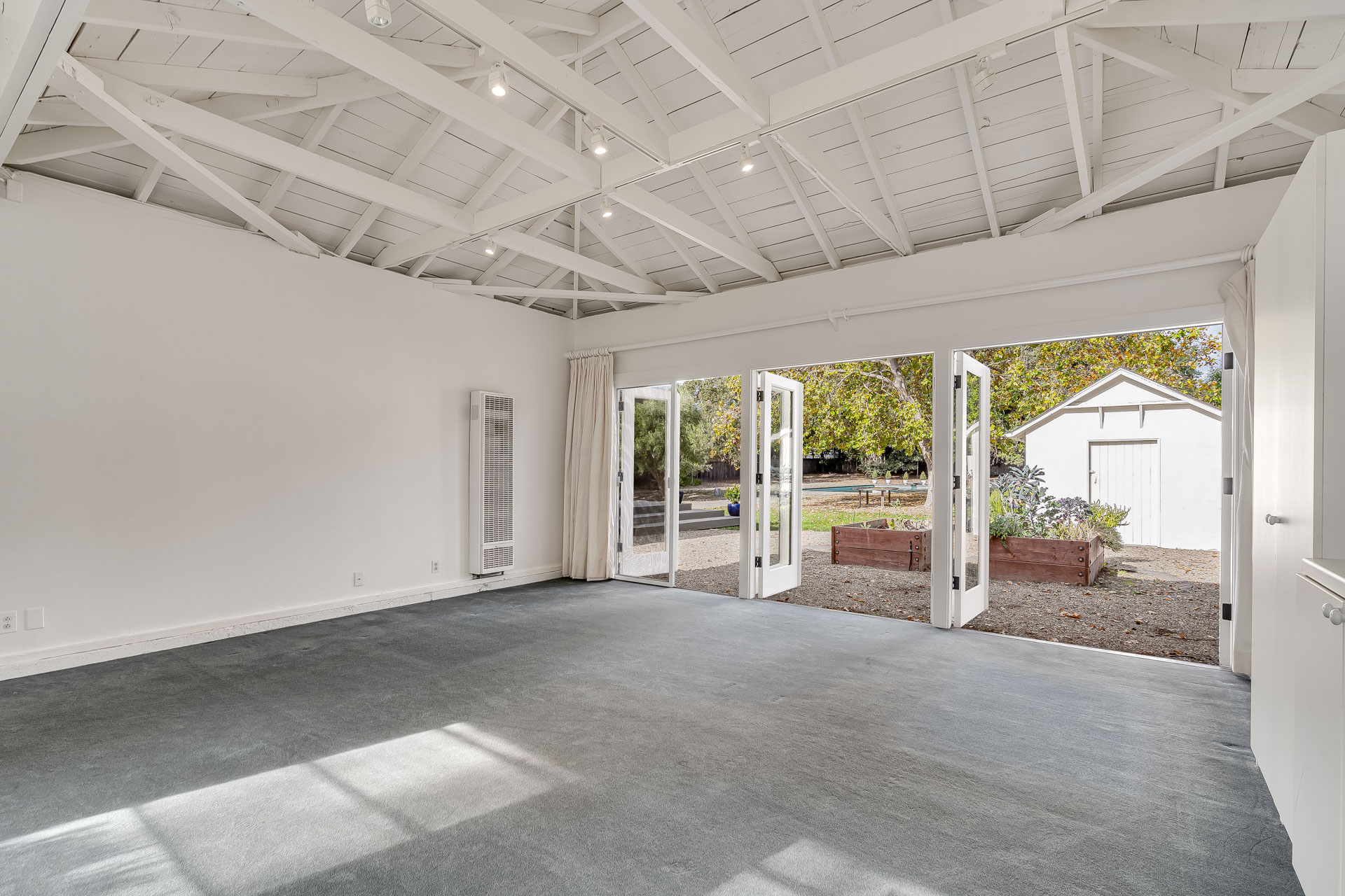1094 Rose Drive