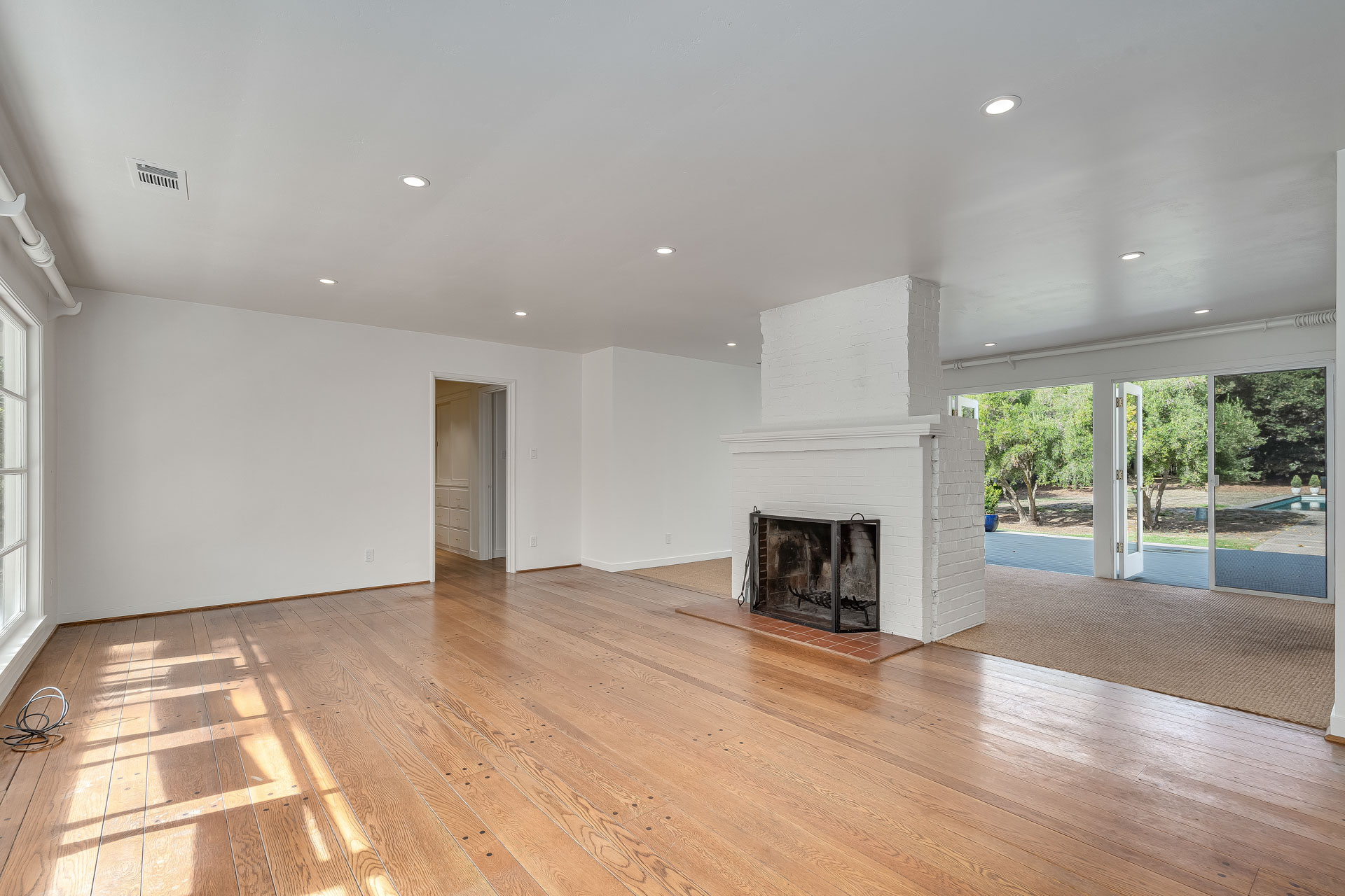 1094 Rose Drive
