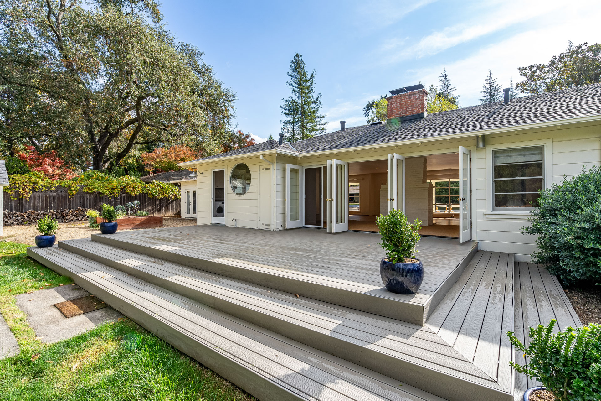 1094 Rose Drive