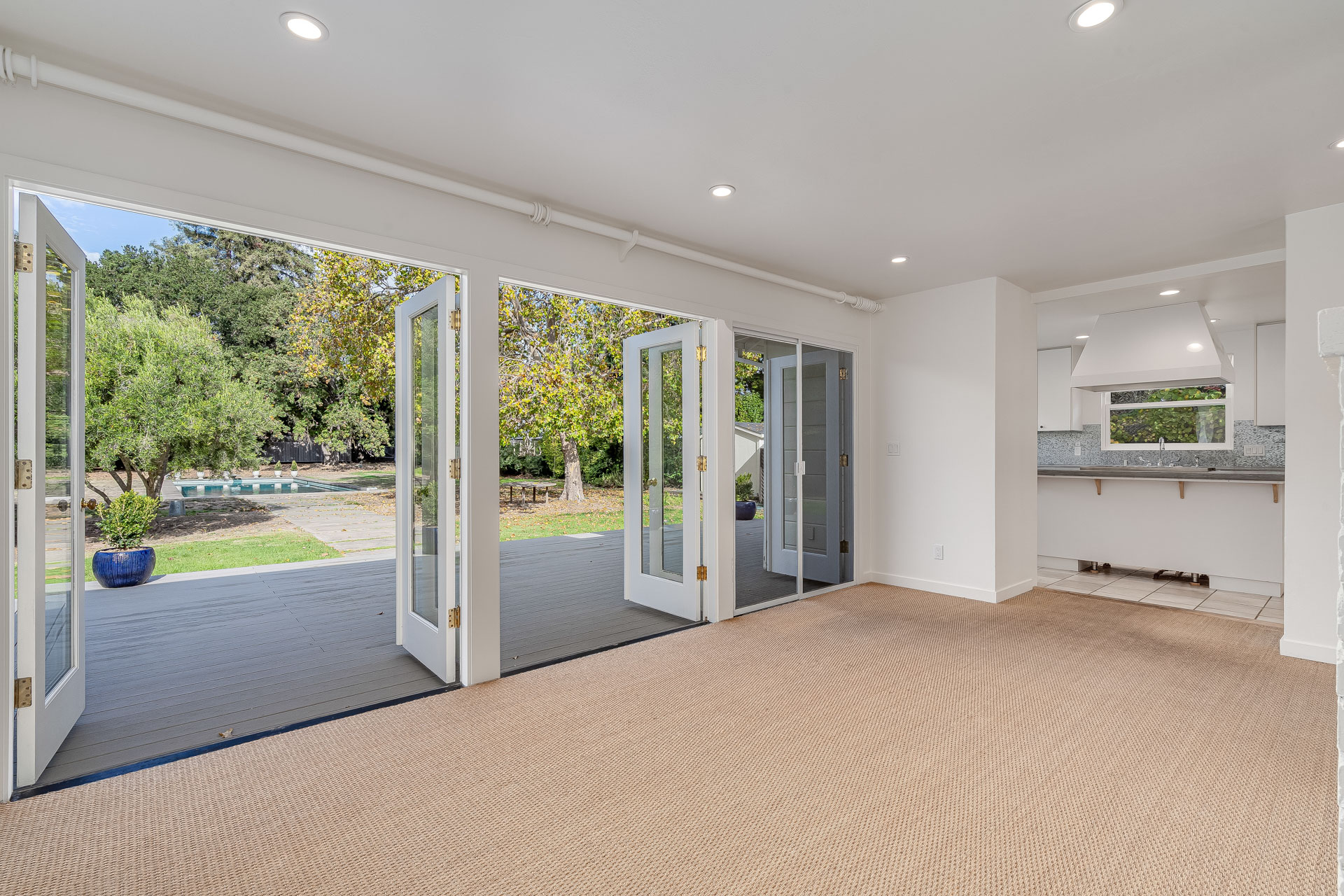 1094 Rose Drive