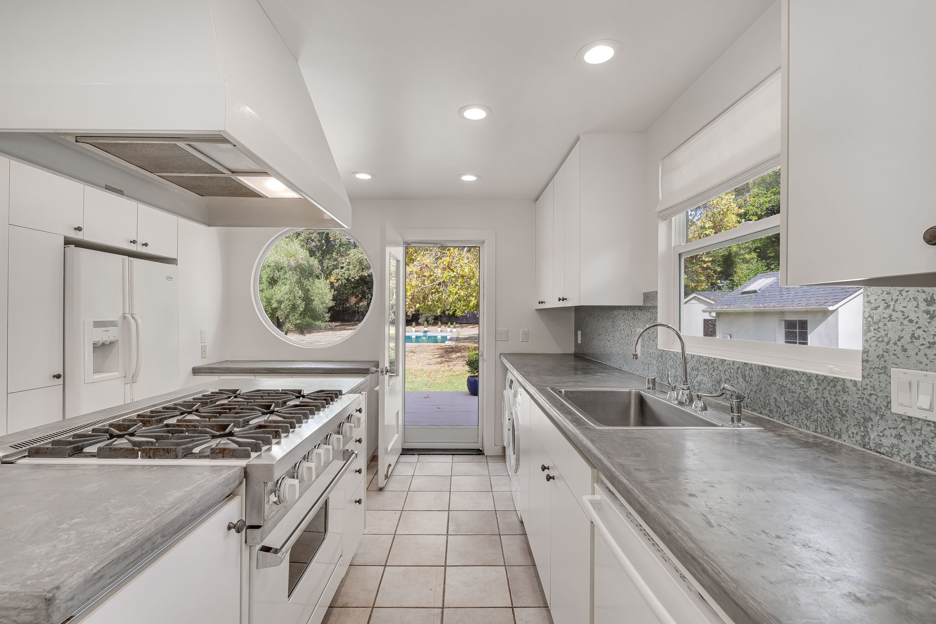 1094 Rose Drive