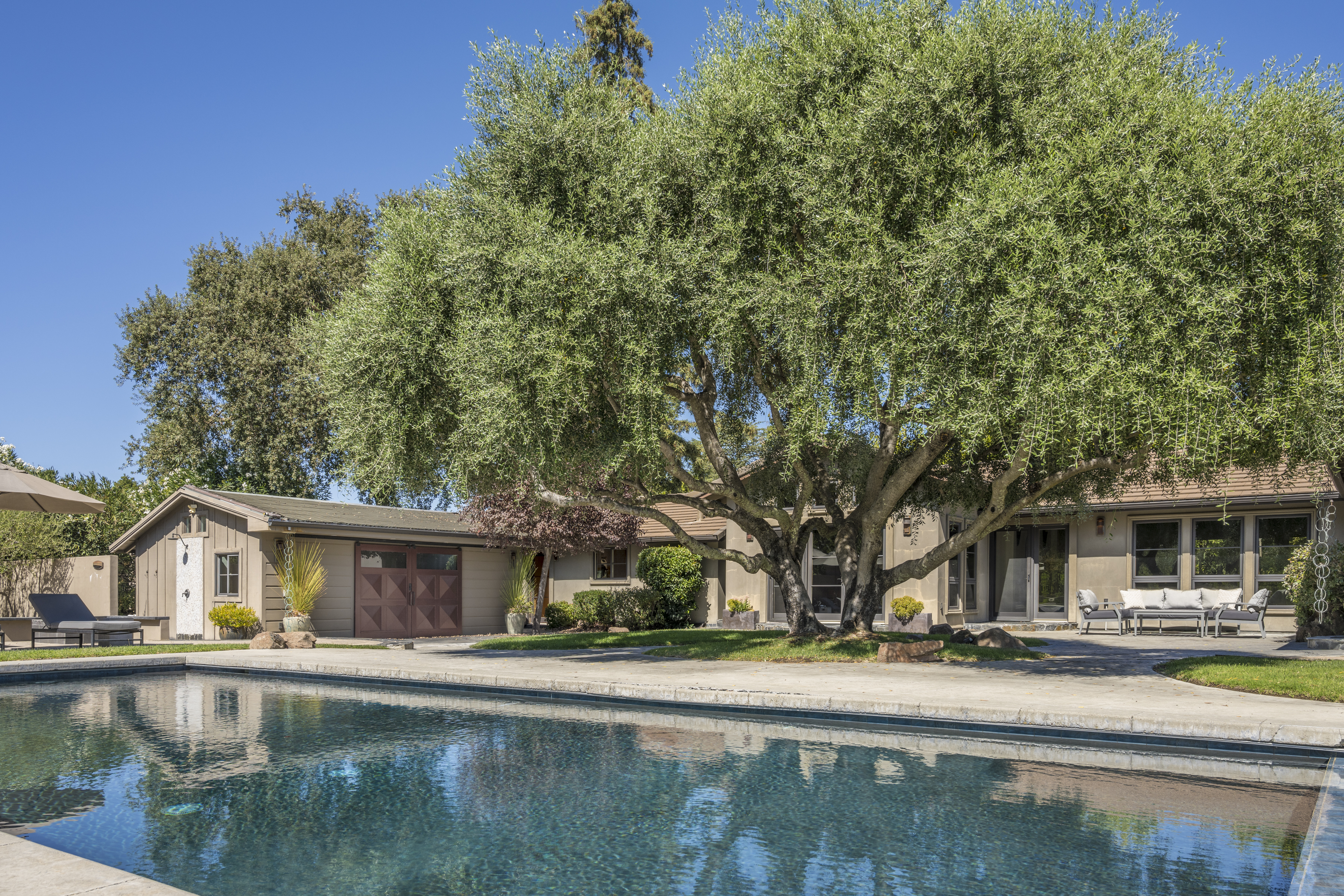 1321 Davis Lane