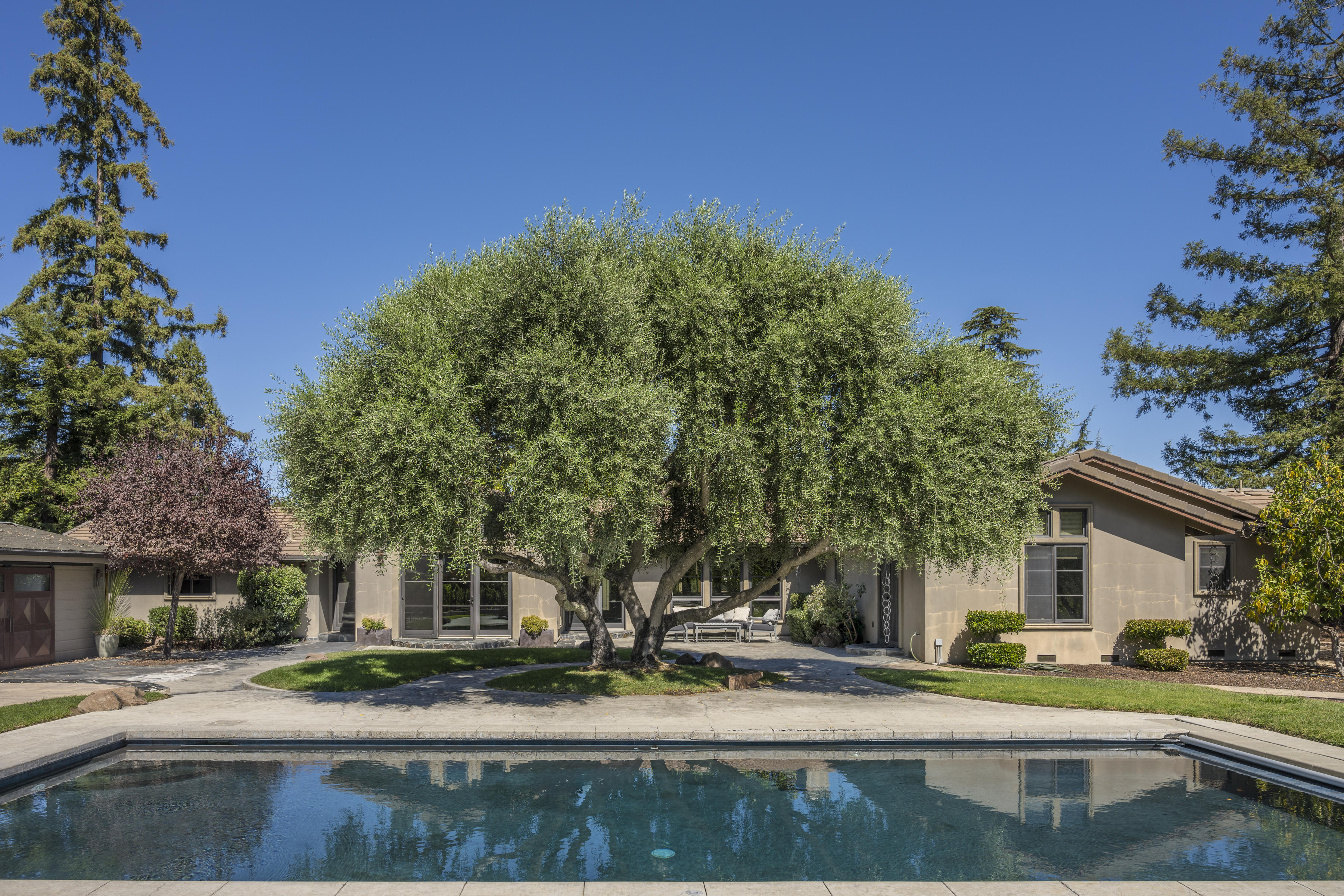 1321 Davis Lane