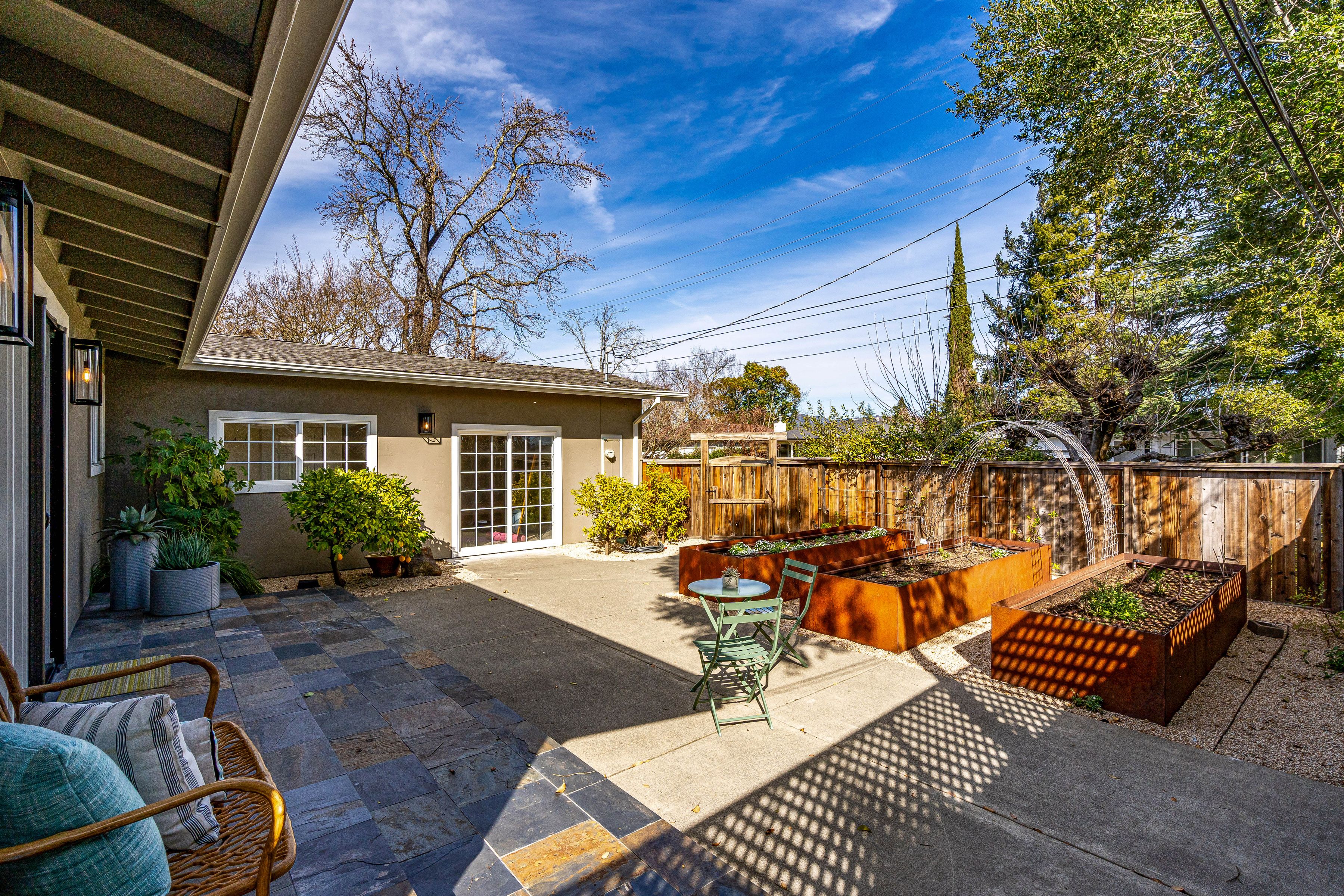 1077 Valley View Street