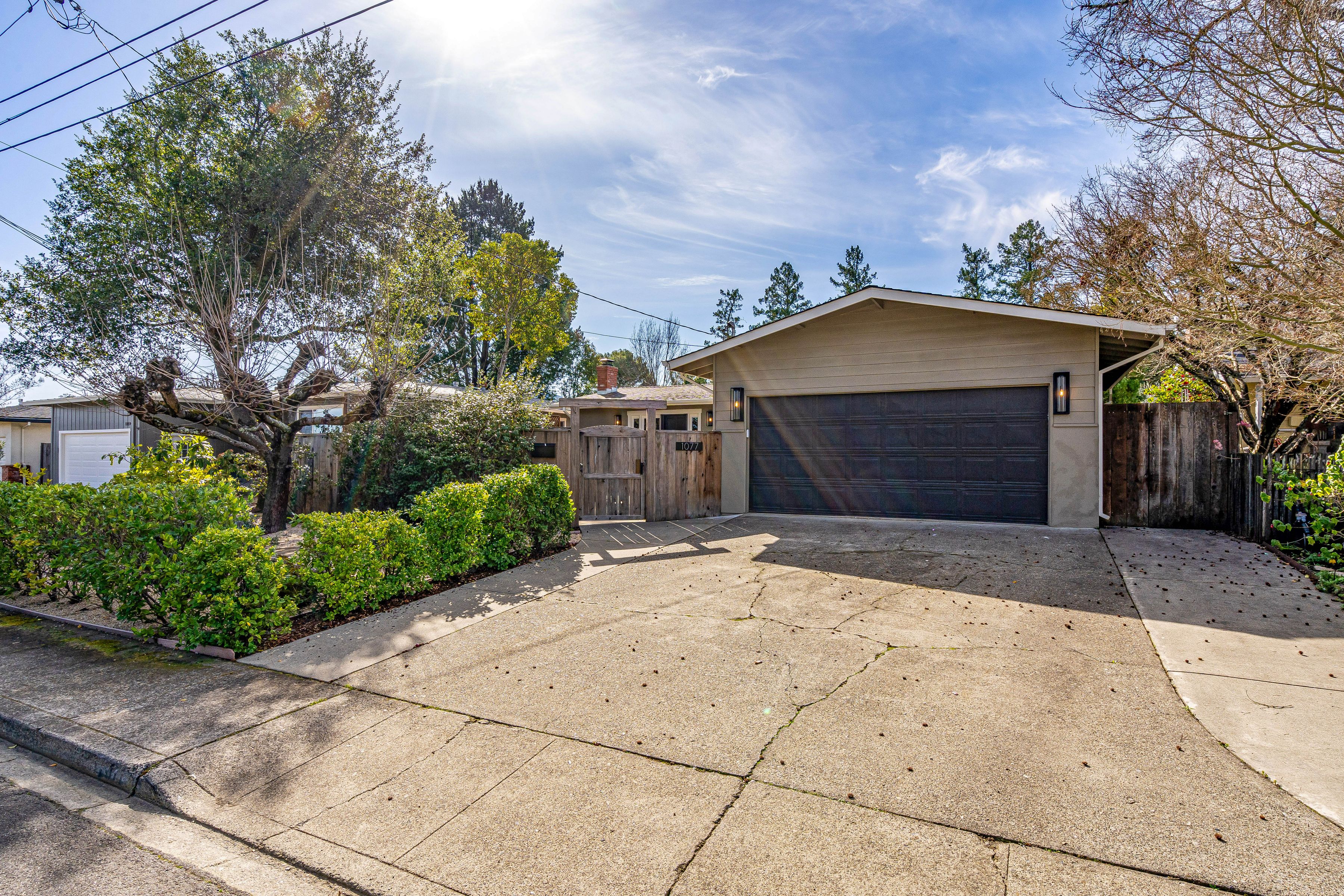 1077 Valley View Street