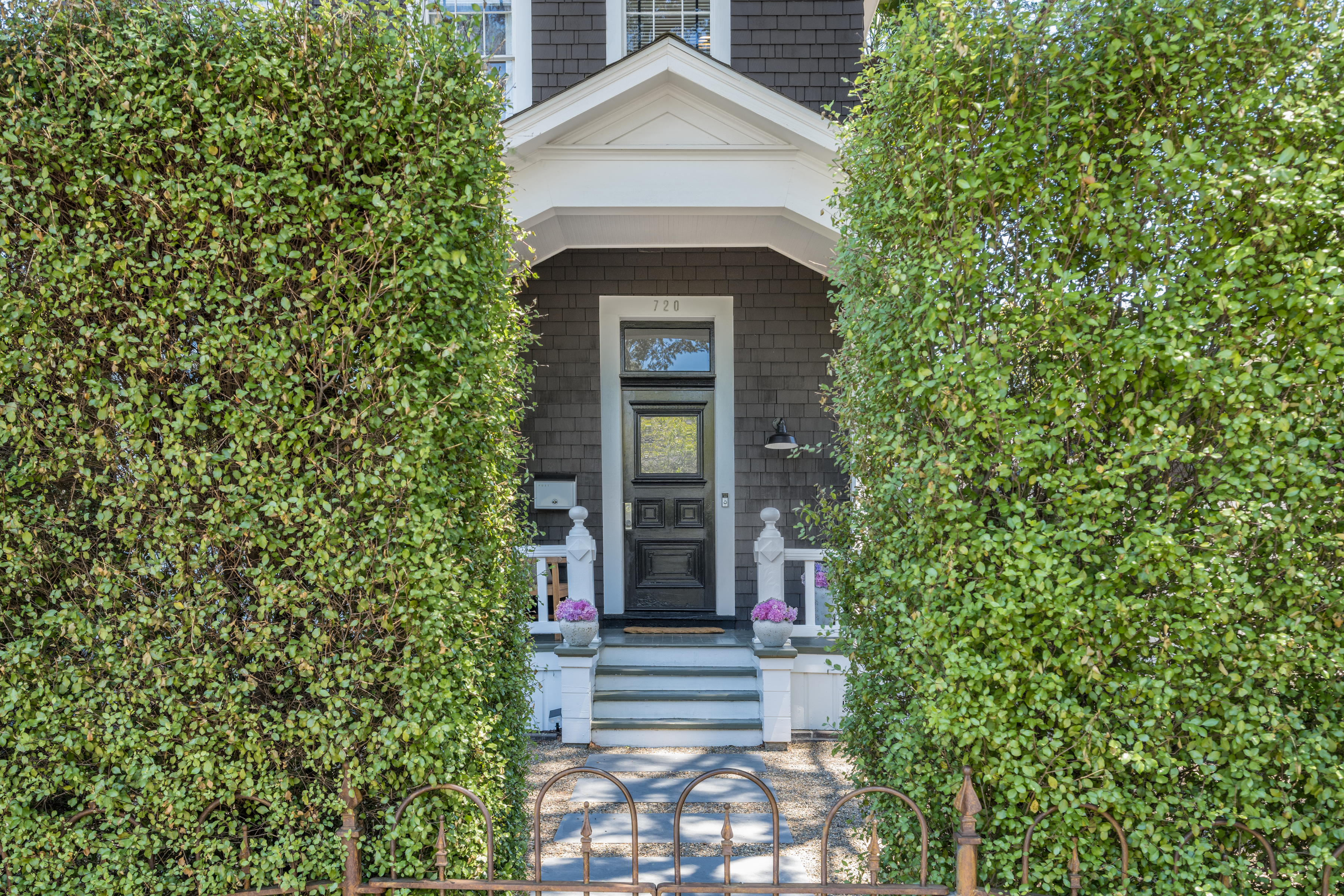 720 Seminary Street 