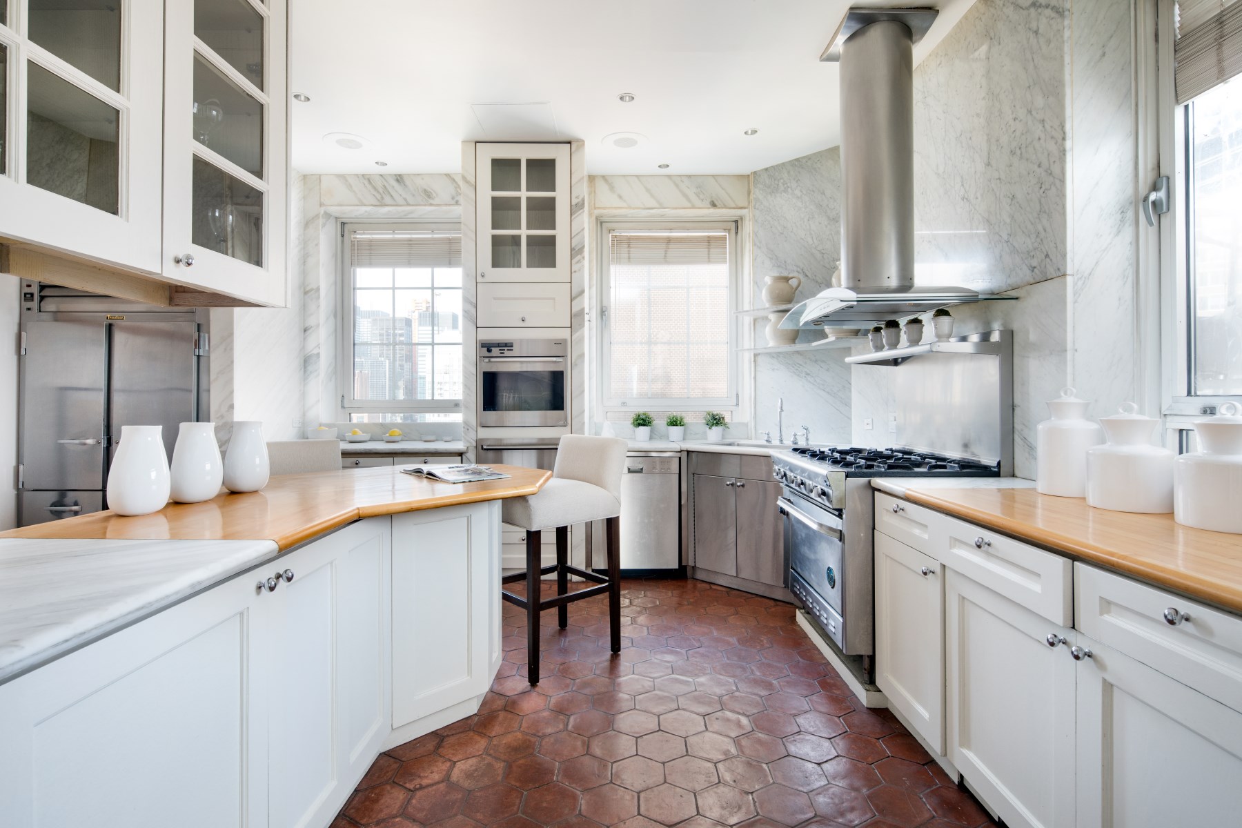 435 East 52nd Street Fl 22/23