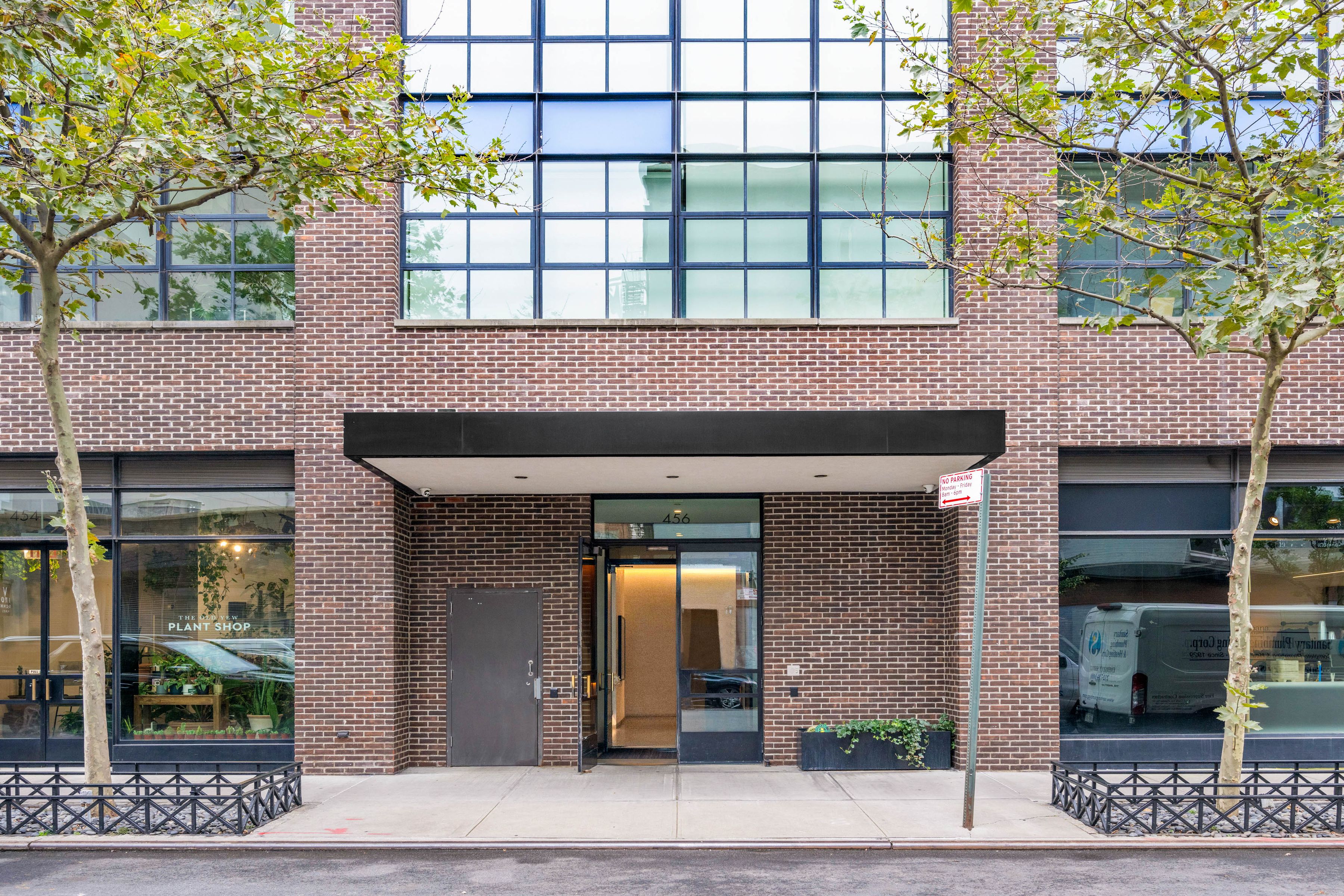 456 West 19th Street 4/5E