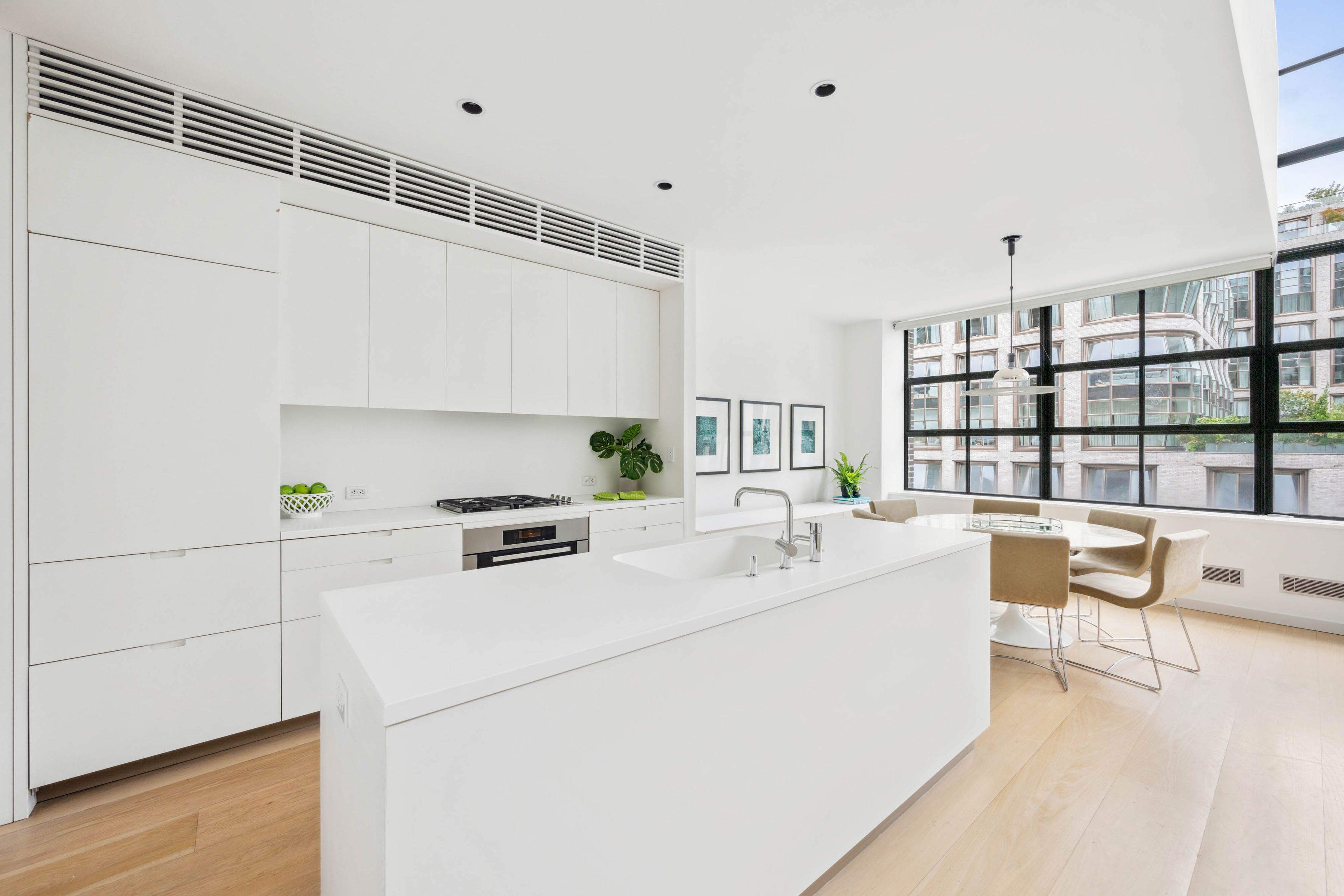 456 West 19th Street 4/5E