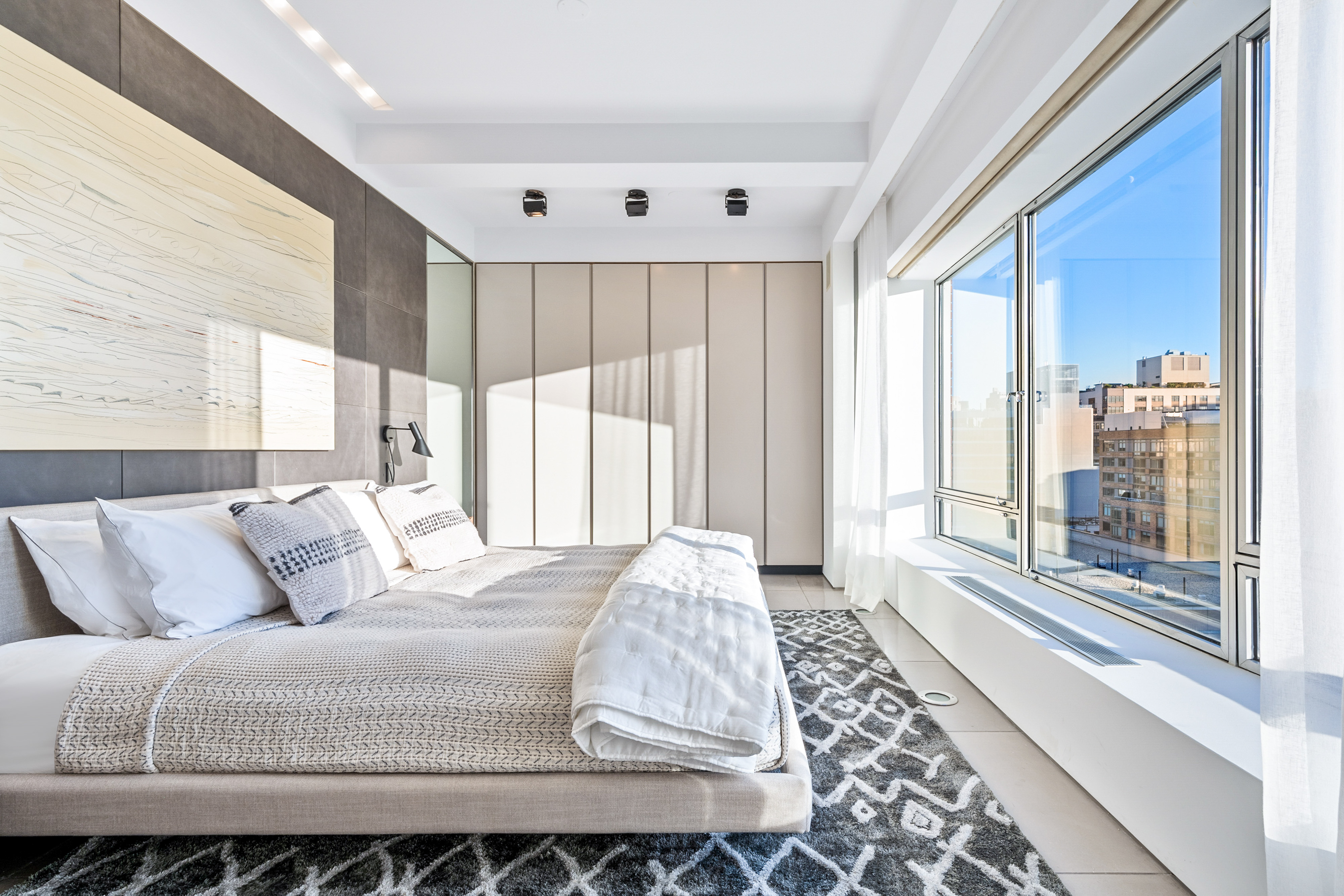 147 West 15th Street PH9S
