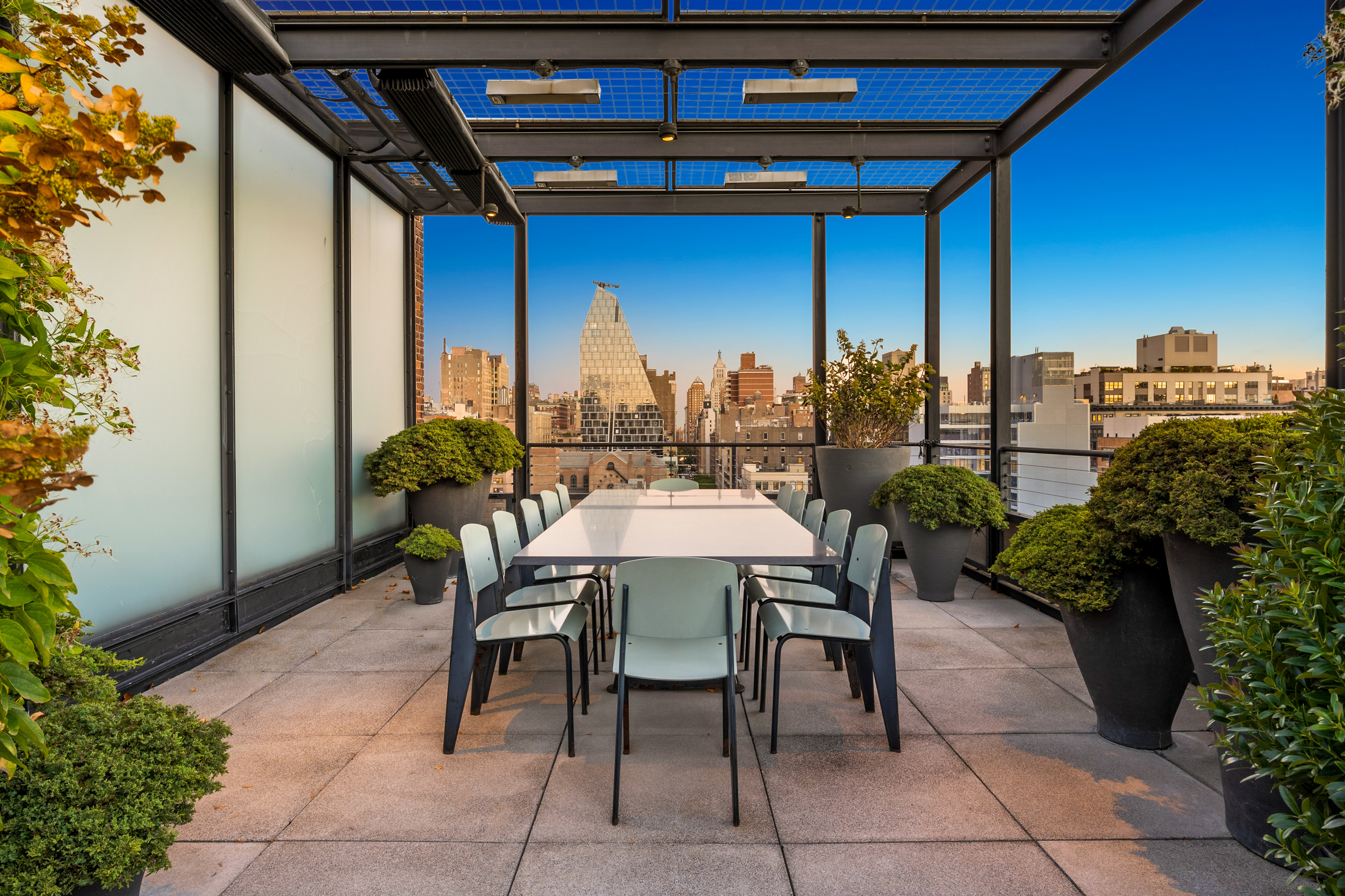 147 West 15th Street PH9S