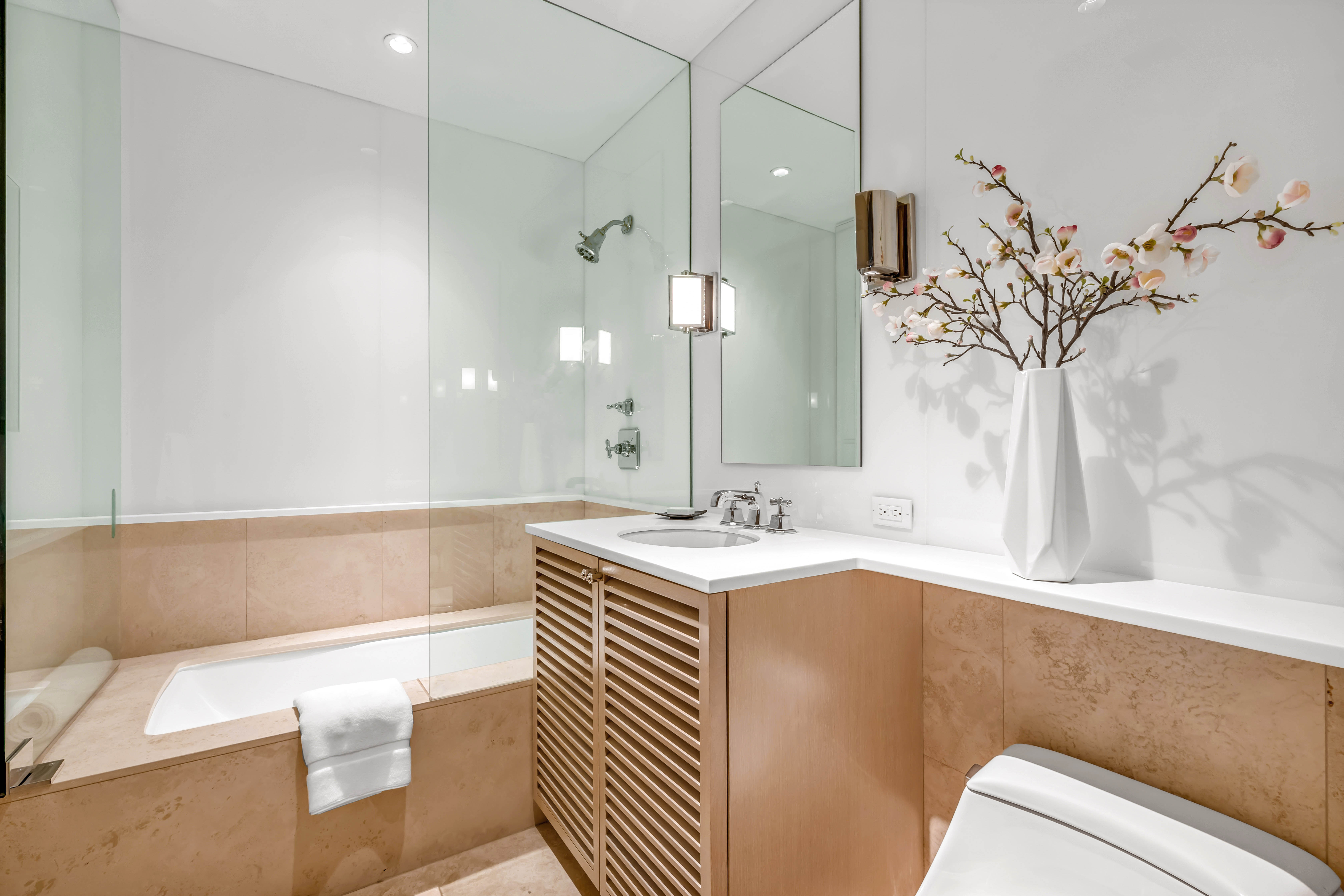 15 Union Square West 8A
