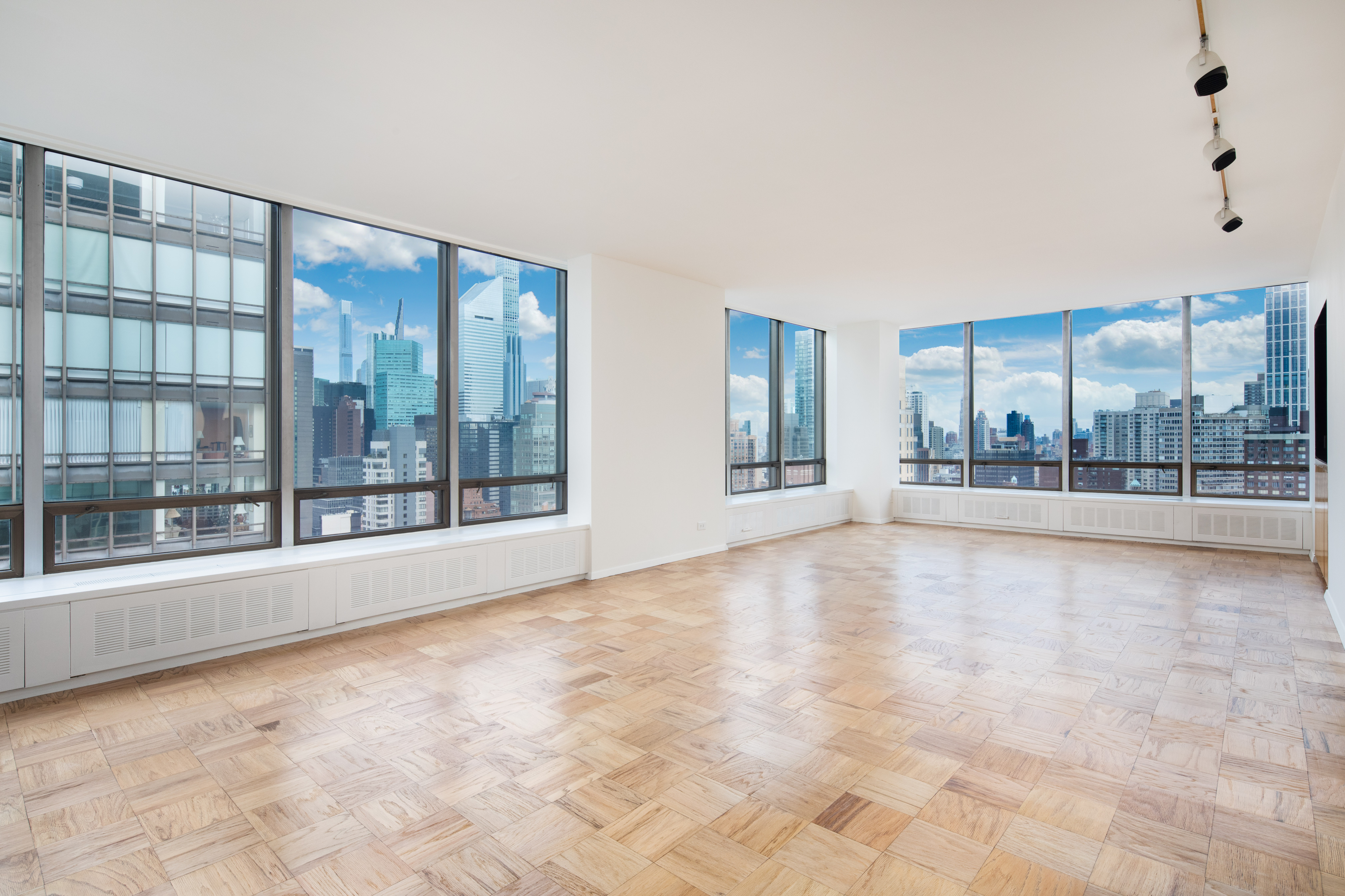 870 United Nations Plaza 34B