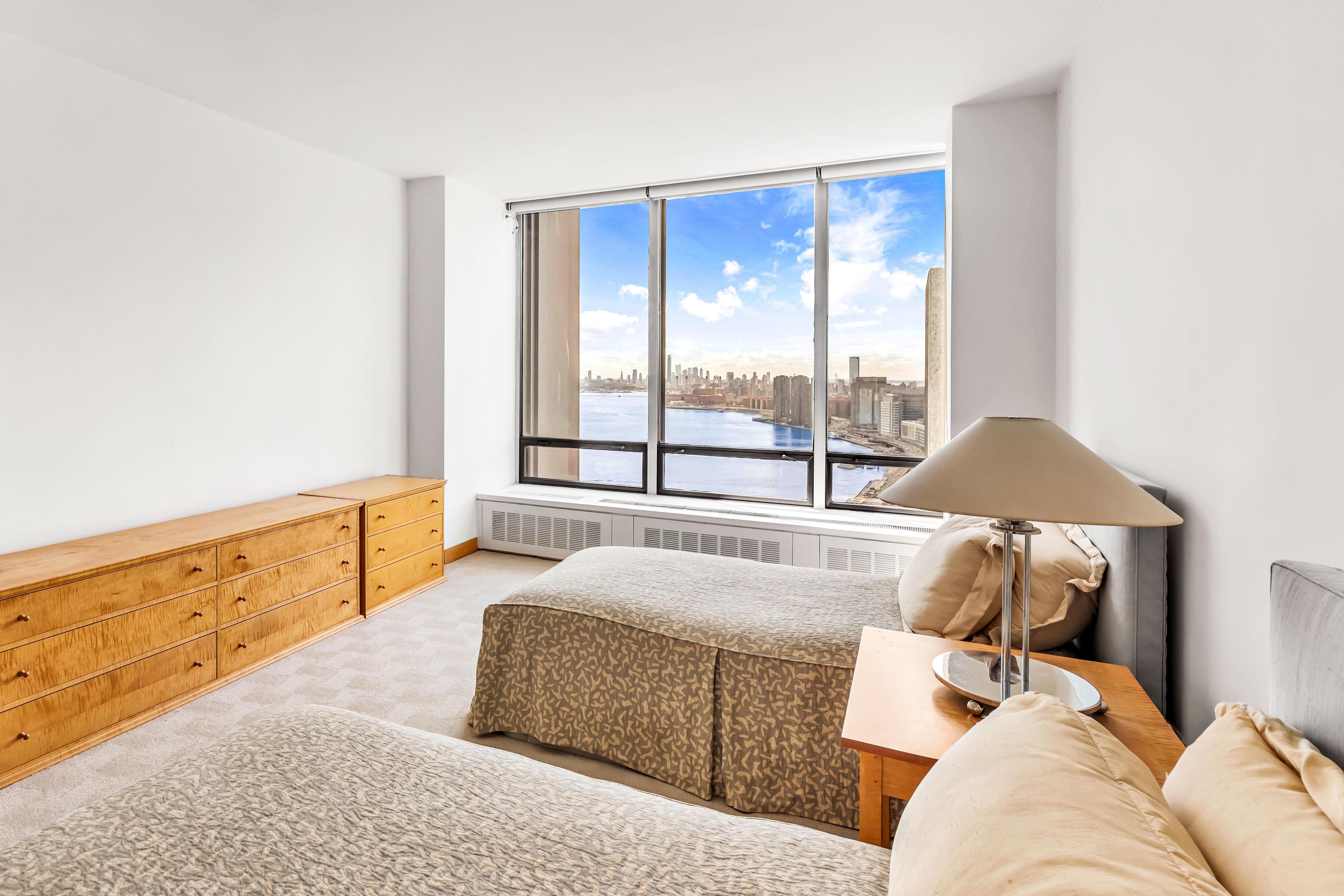 870 United Nations Plaza 35/36E