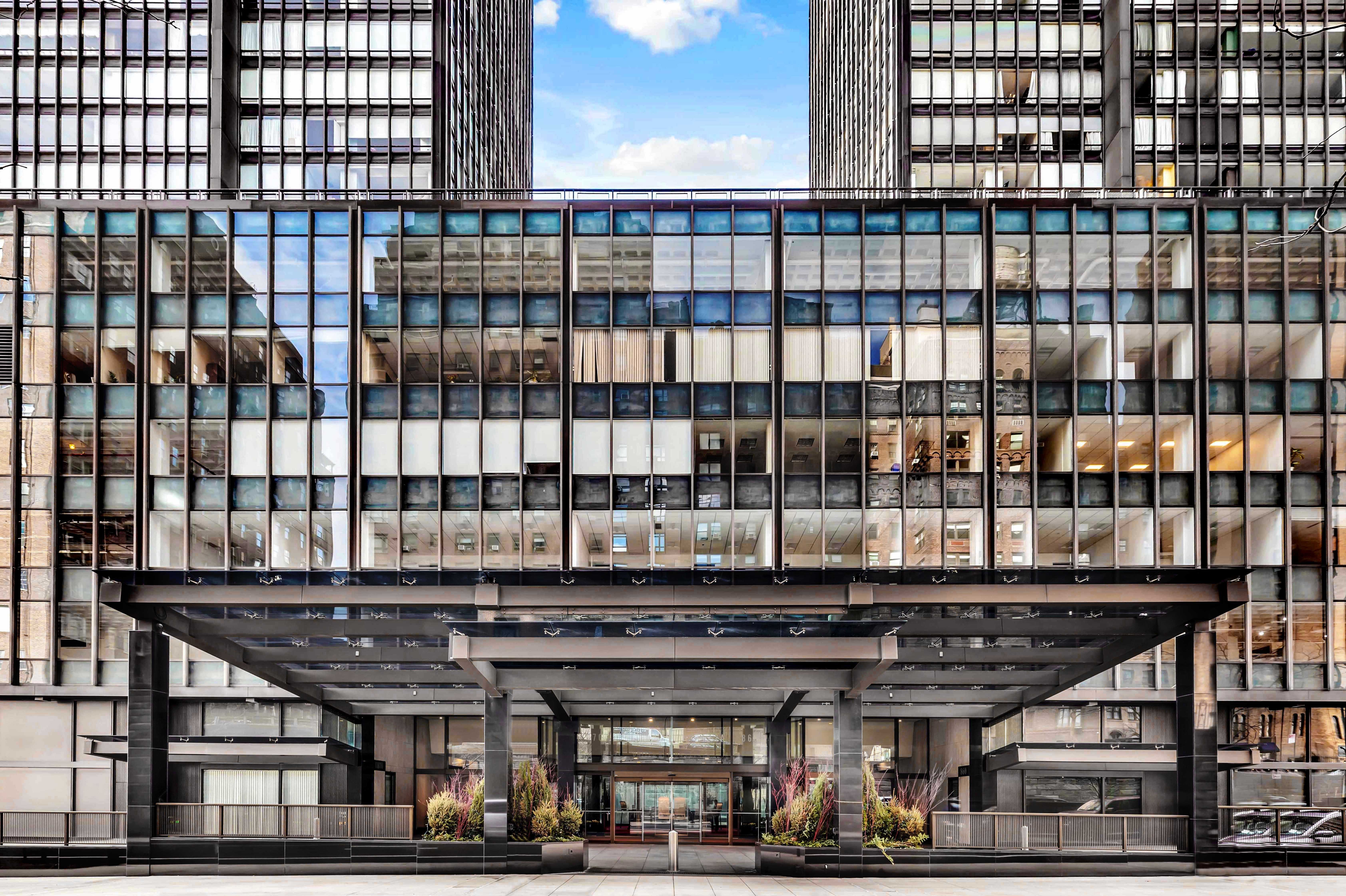 860 United Nations Plaza 31-32C