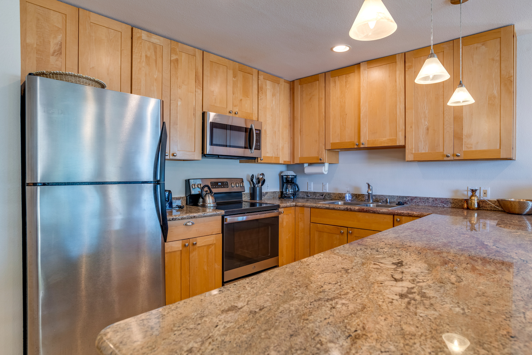 Hale Kai 3695 Lower Honoapiilani Rd, #102