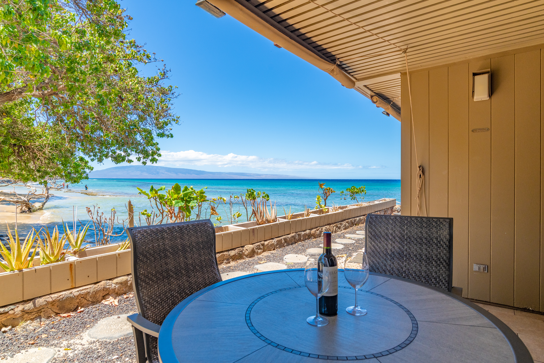Hale Kai 3695 Lower Honoapiilani Rd, #102