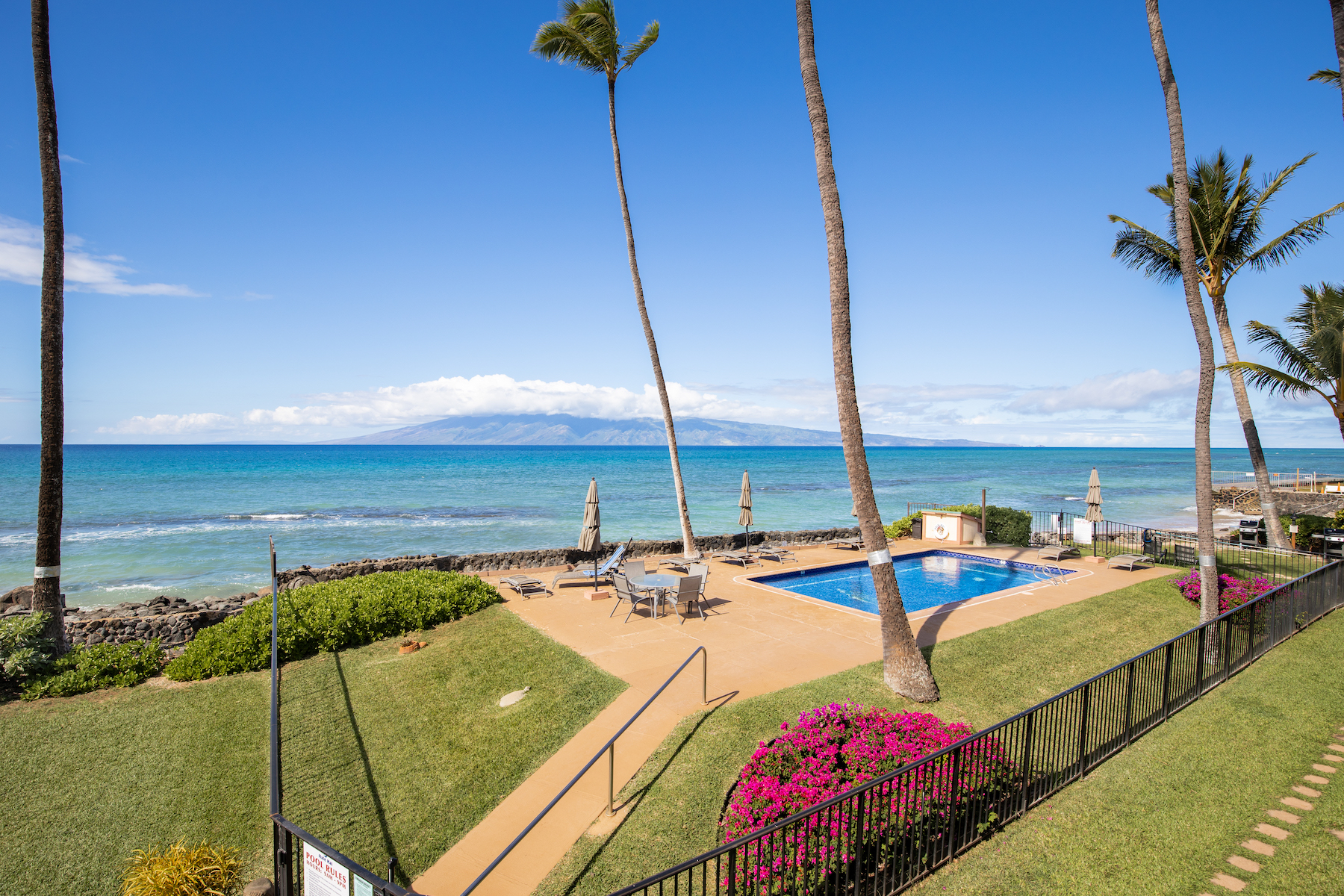 Hale Kai 3695 Lower Honoapiilani Rd, #102