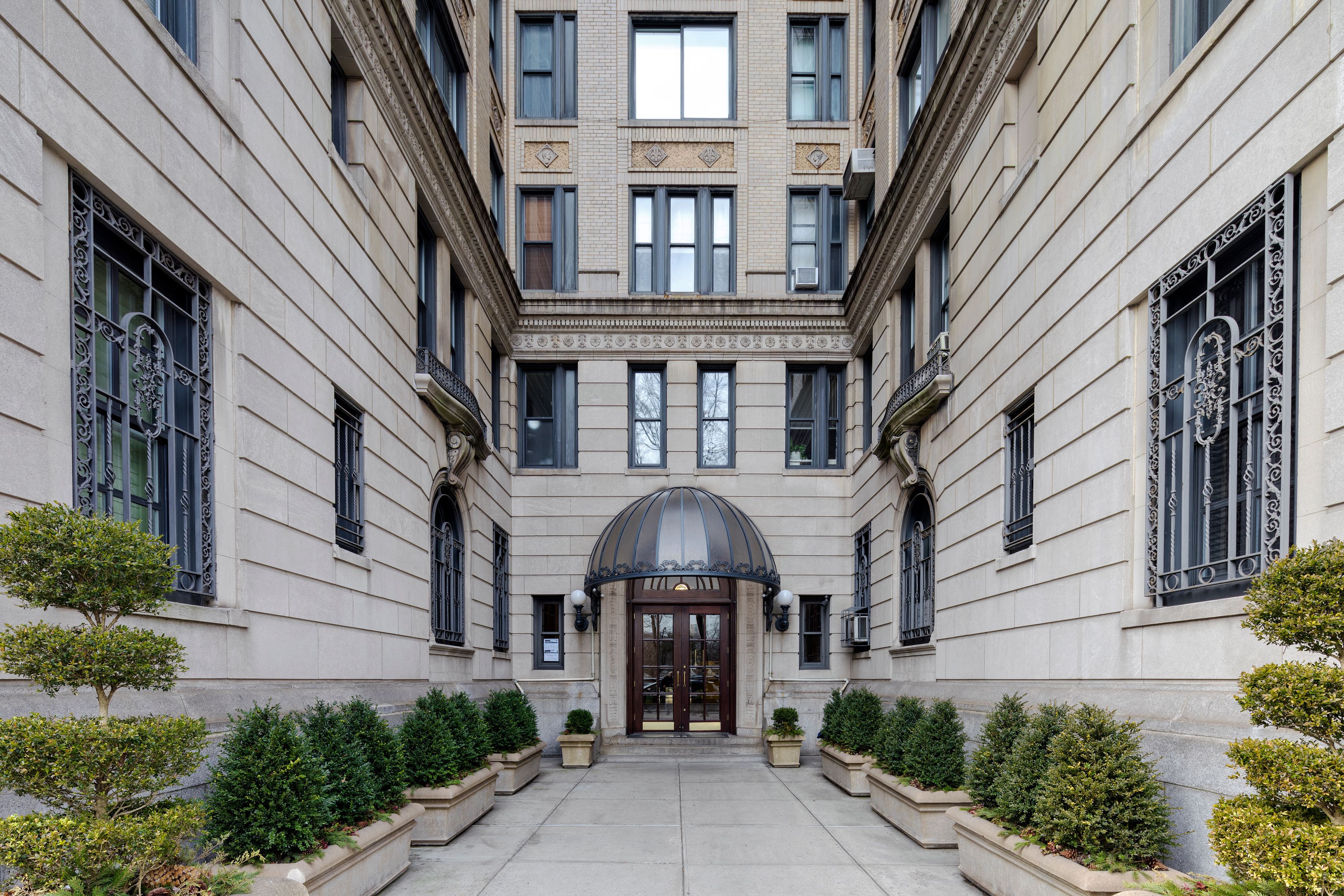 333 Central Park West PH121-122