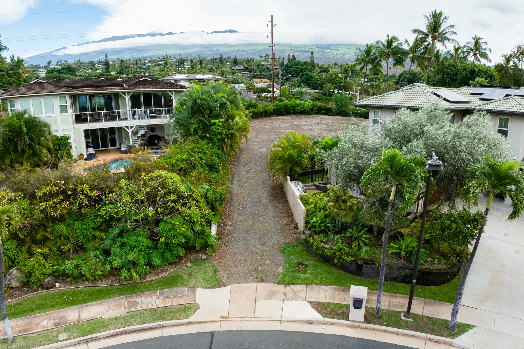 389 Kualono Place