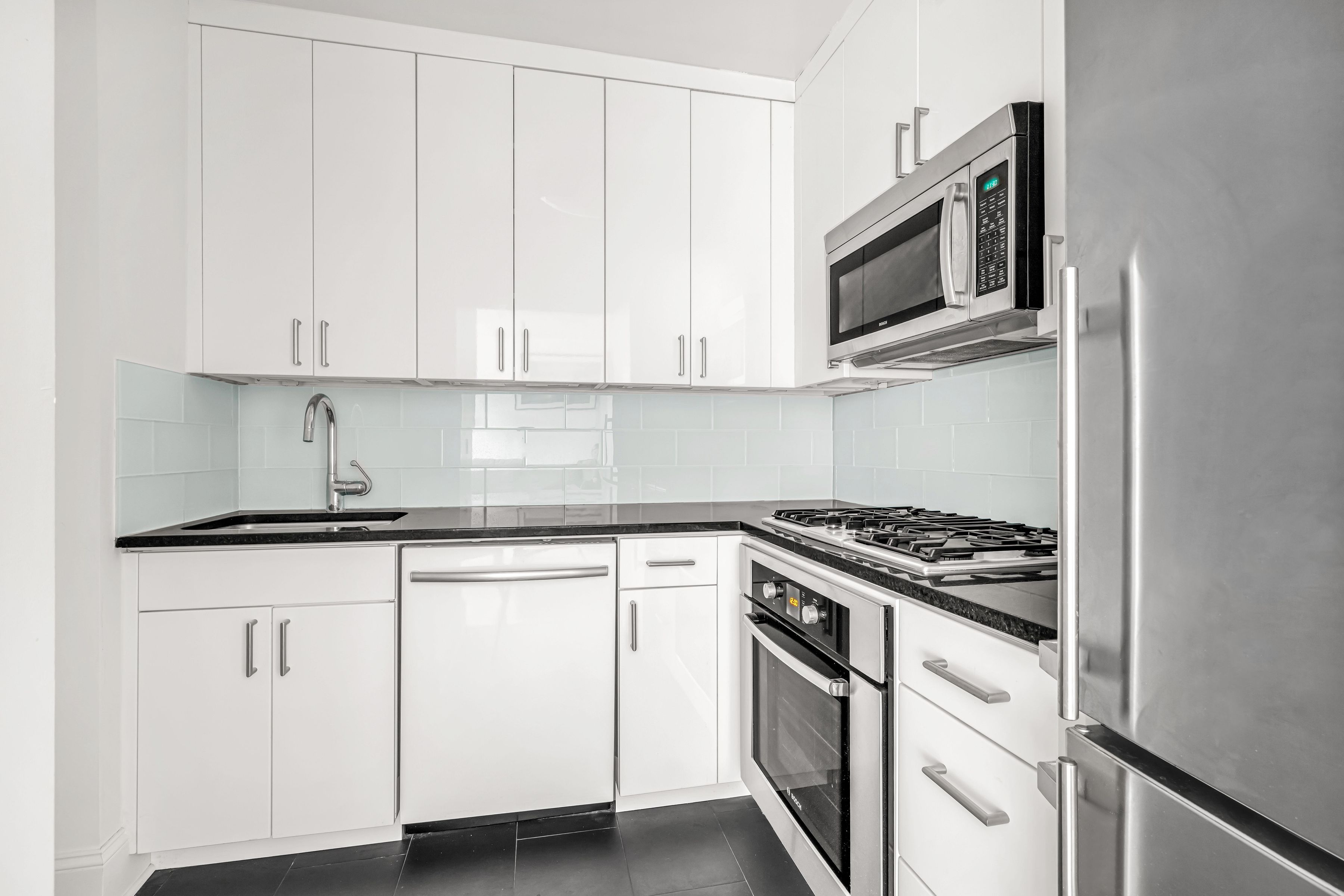 300 East 64th Street 17C