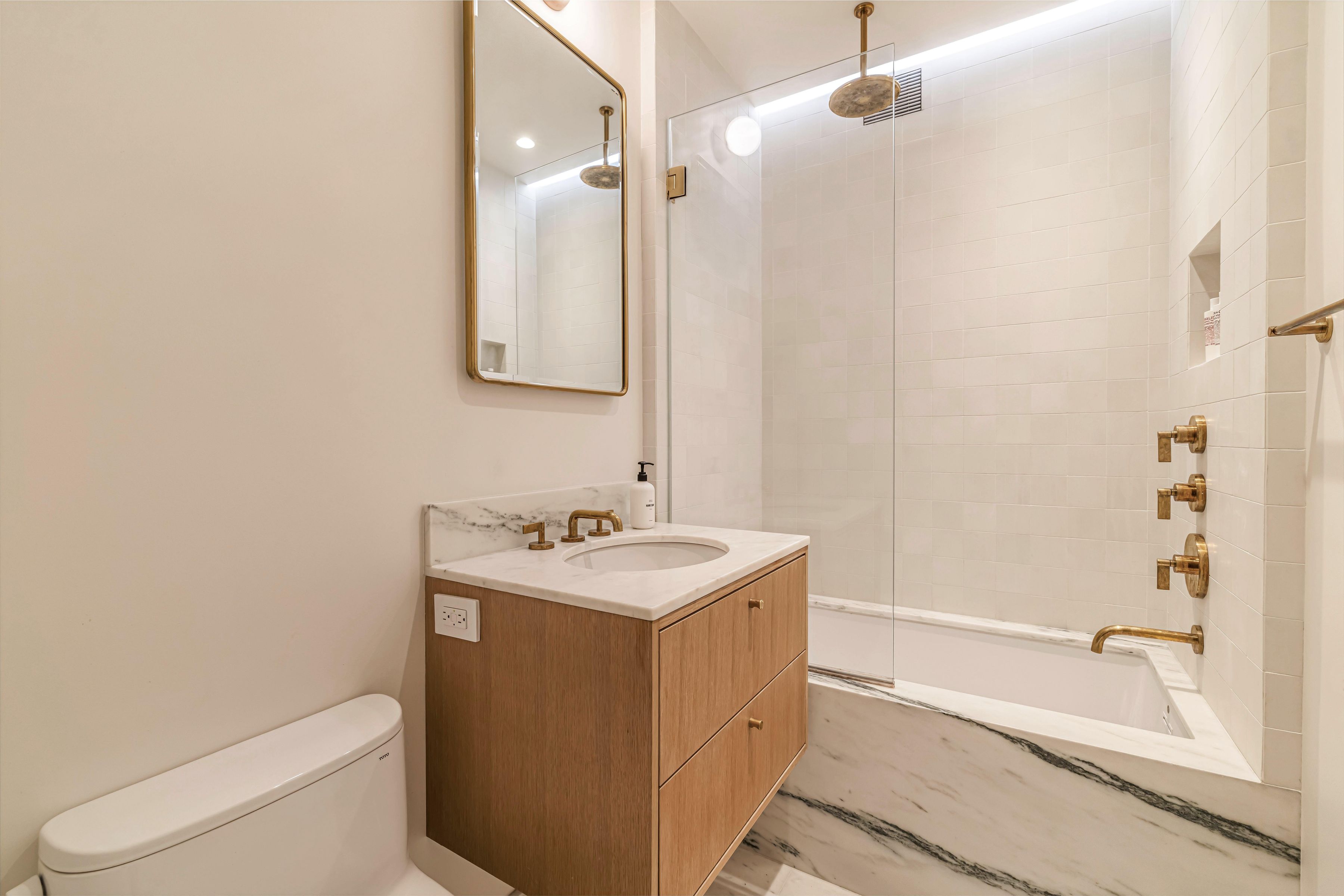 116 East 68th Street 5B