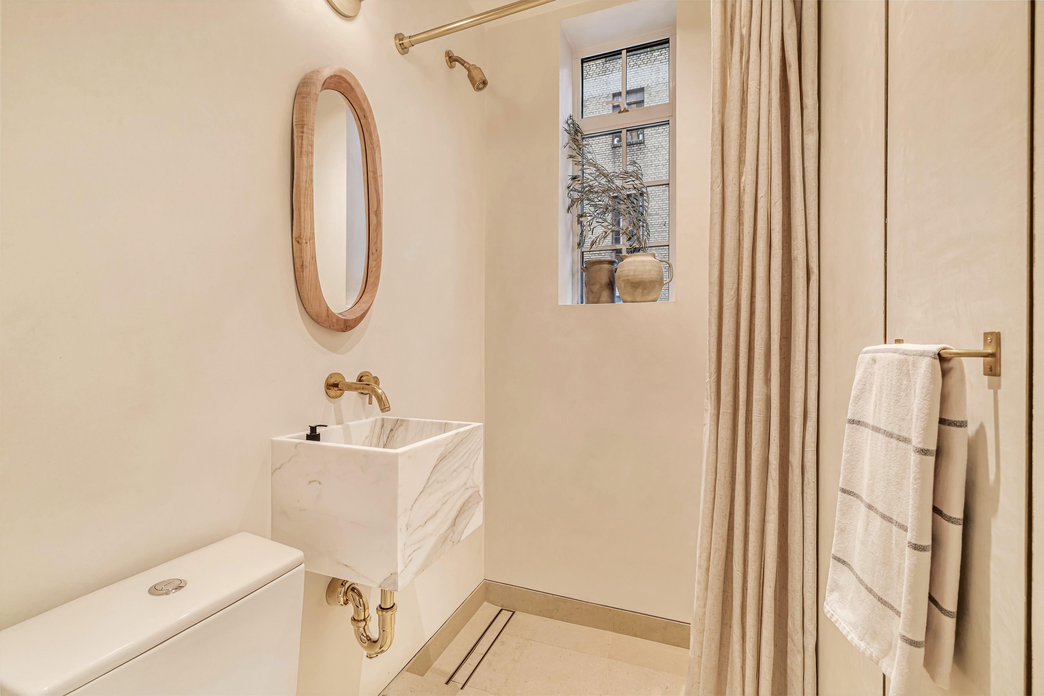 116 East 68th Street 5B