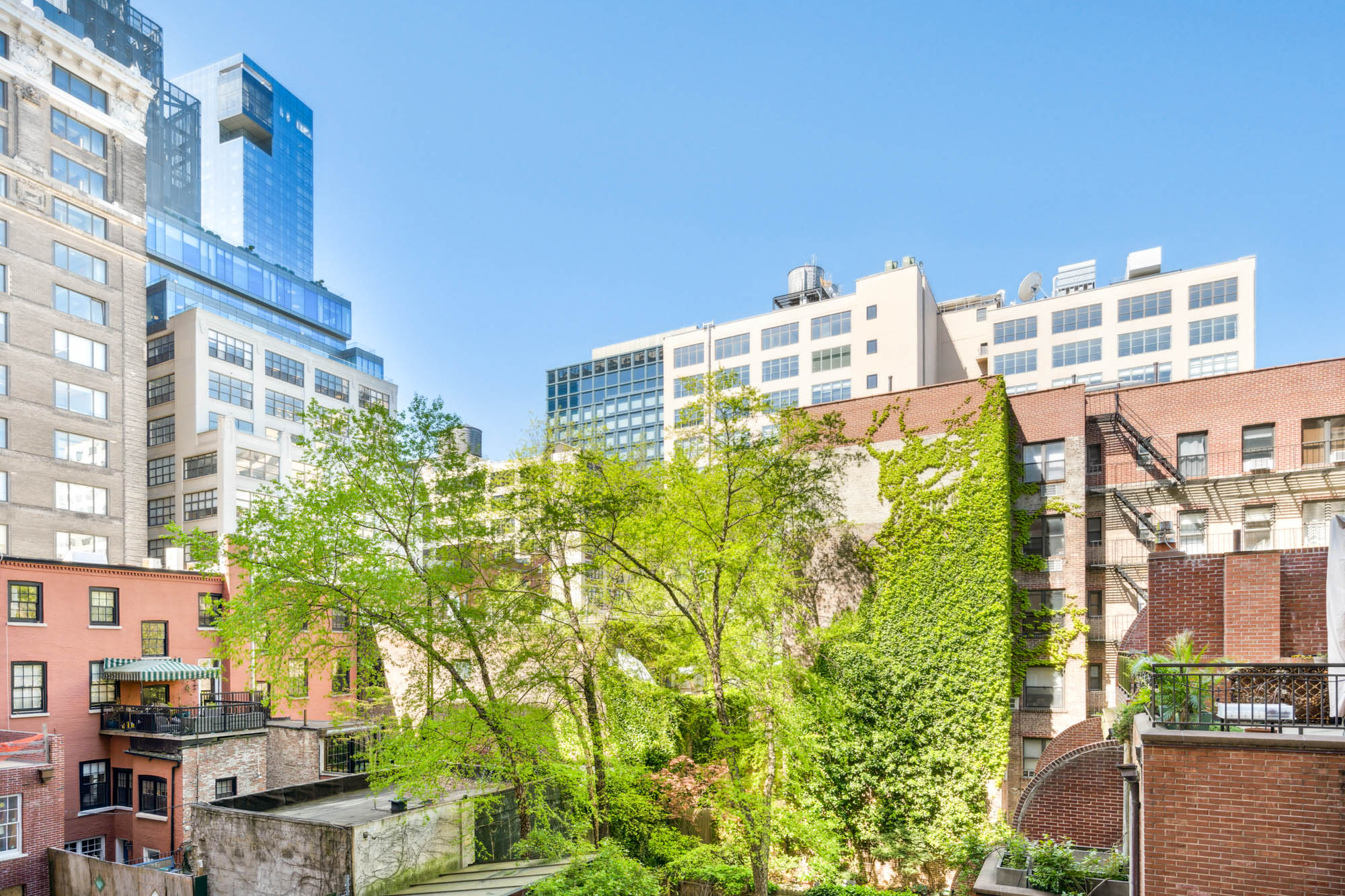 2 Charlton Street 4B