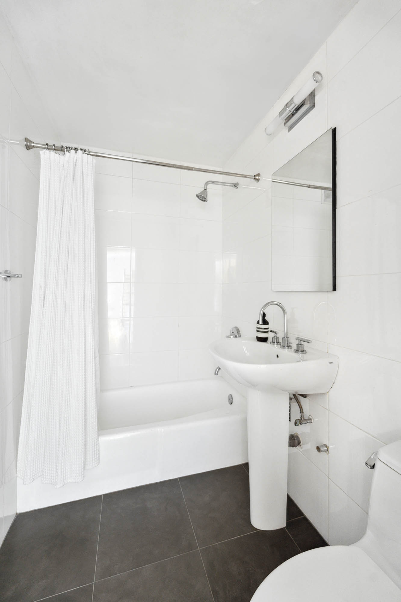 2 Charlton Street 4B