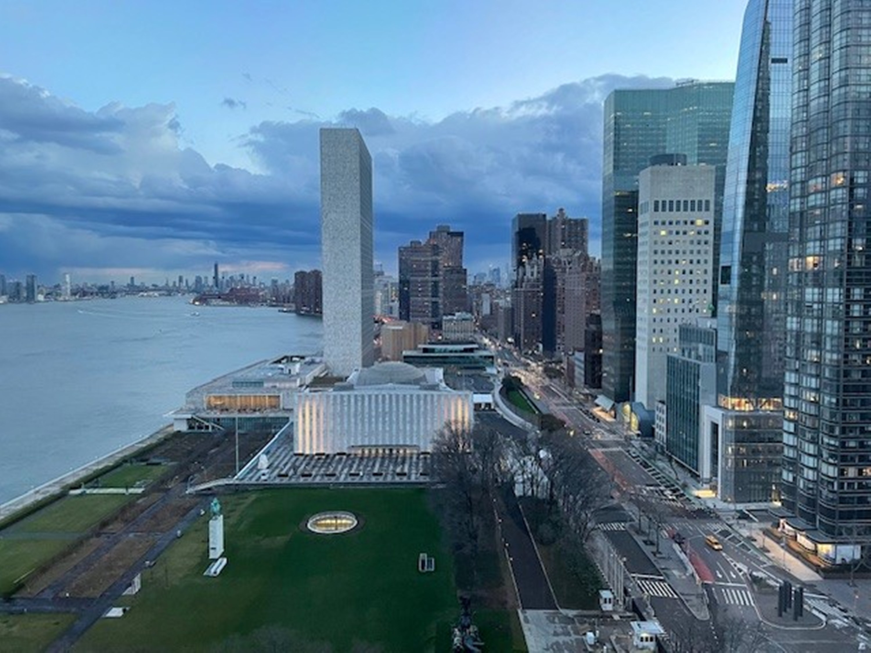 860 United Nations Plaza 23A