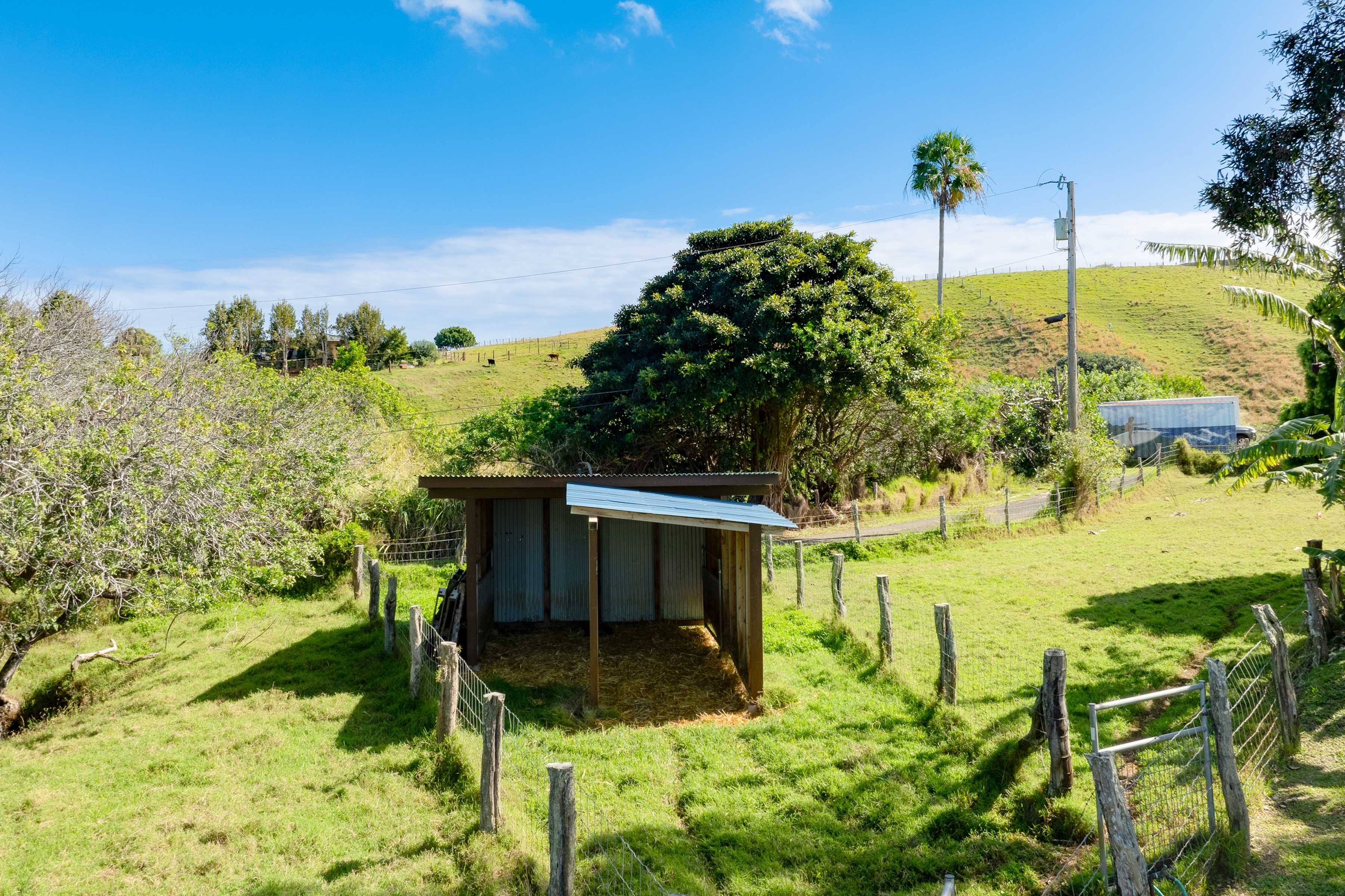 1699 Kaupakalua Road