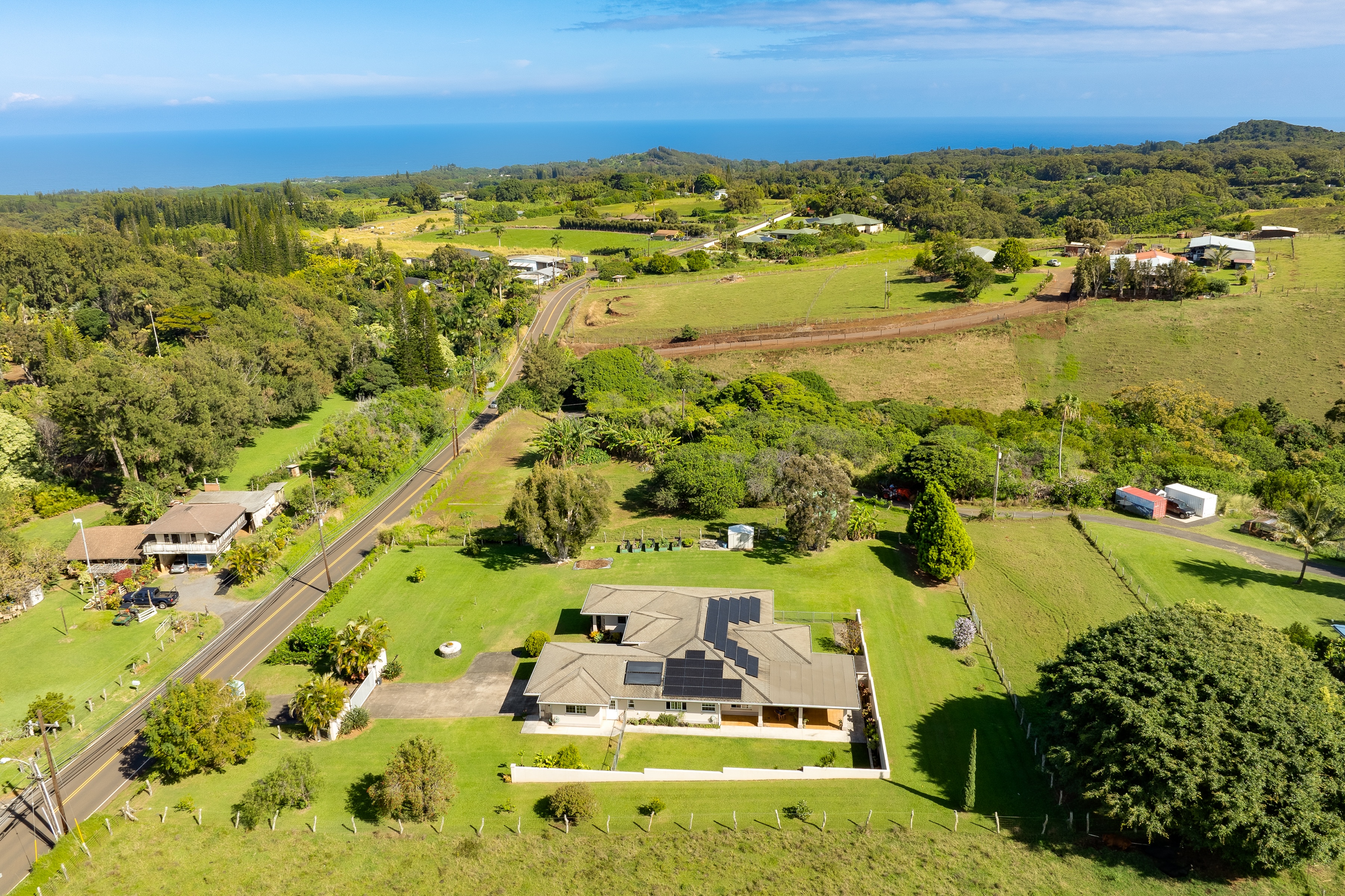 1699 Kaupakalua Road