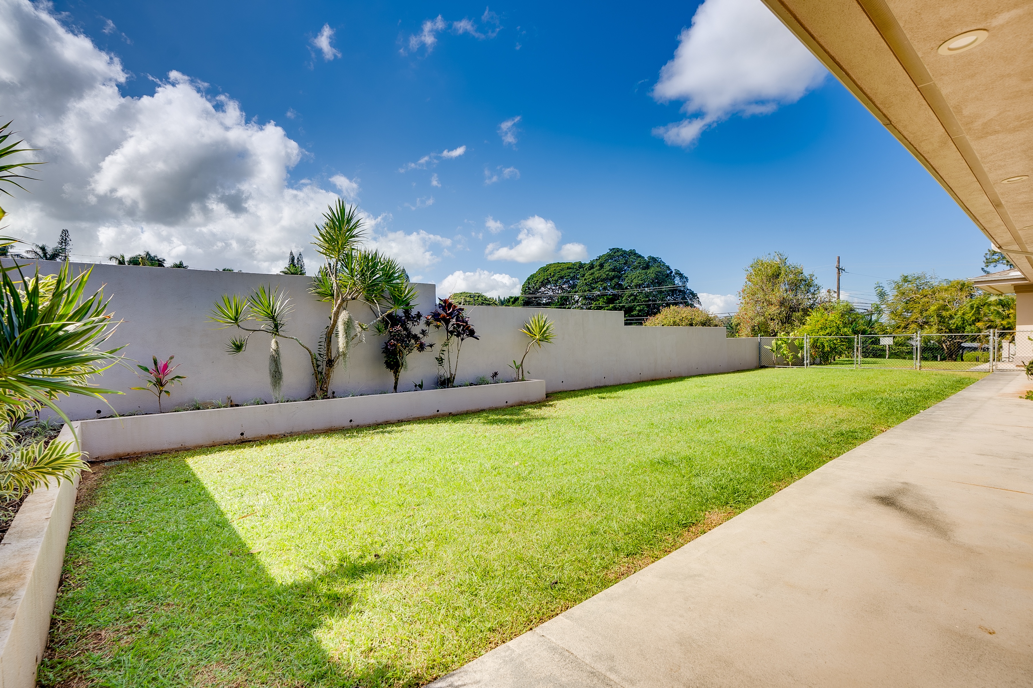 1699 Kaupakalua Road
