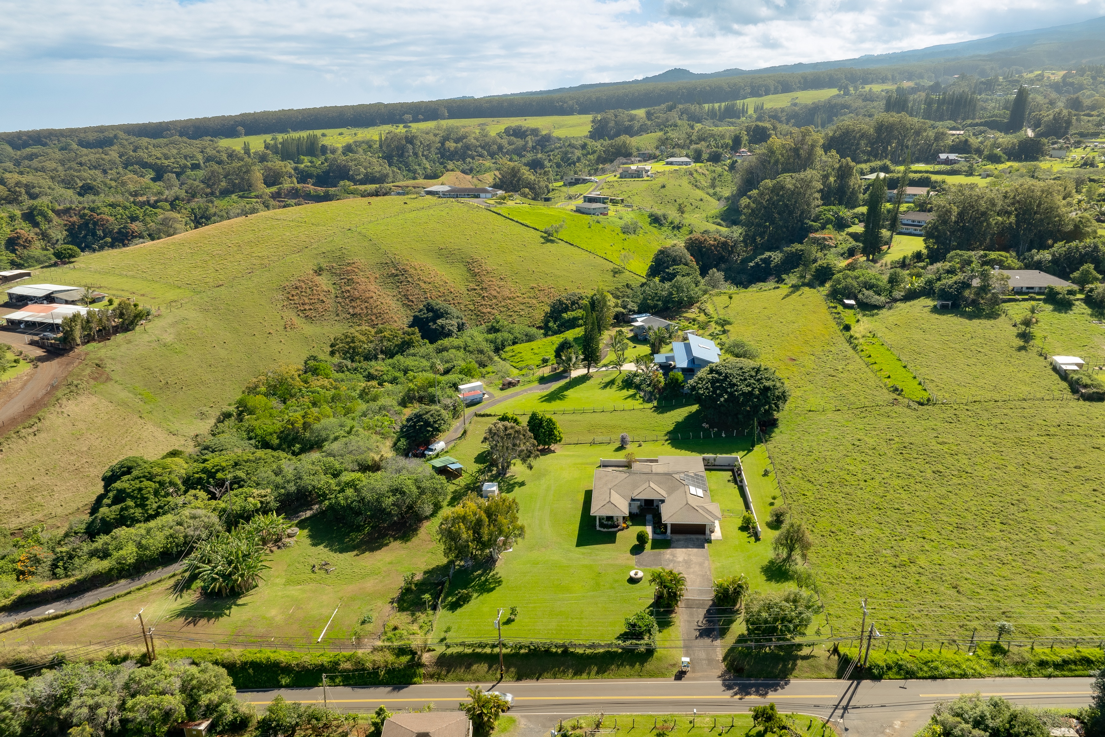 1699 Kaupakalua Road
