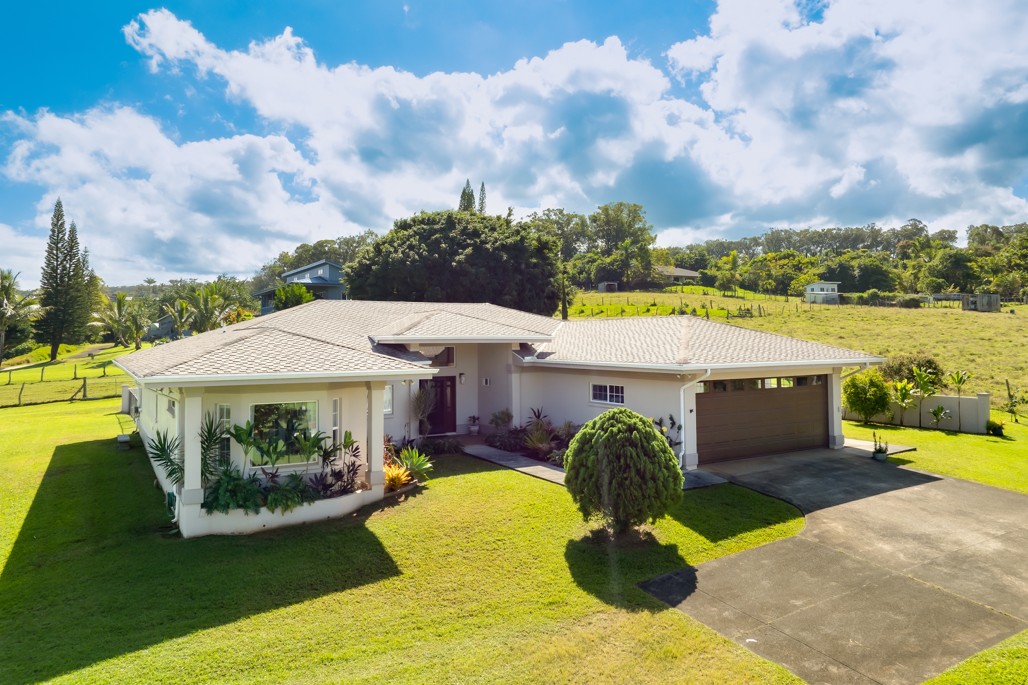 1699 Kaupakalua Road