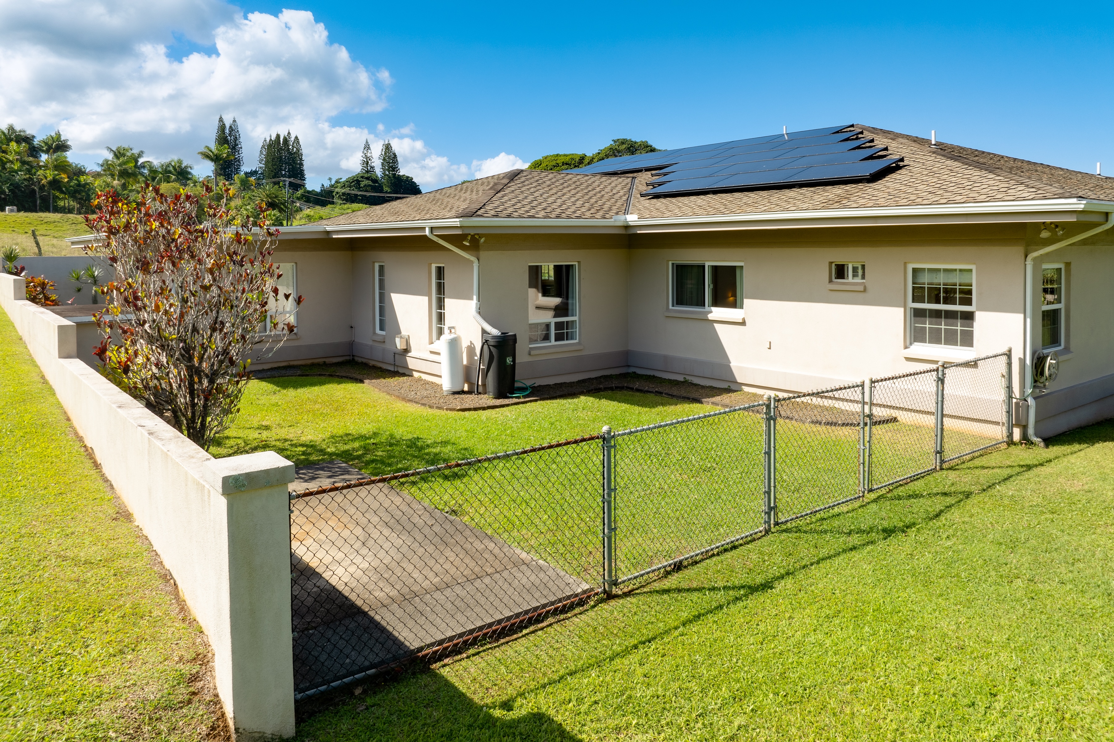 1699 Kaupakalua Road