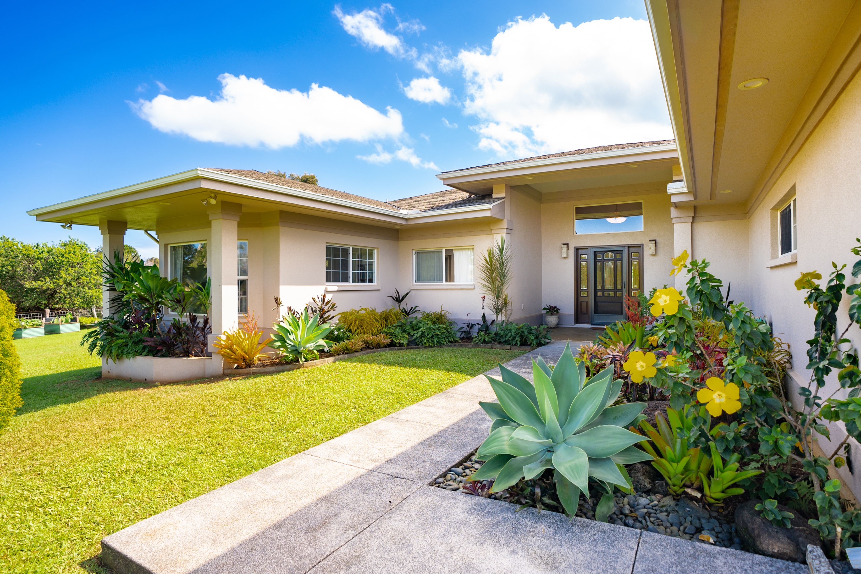 1699 Kaupakalua Road