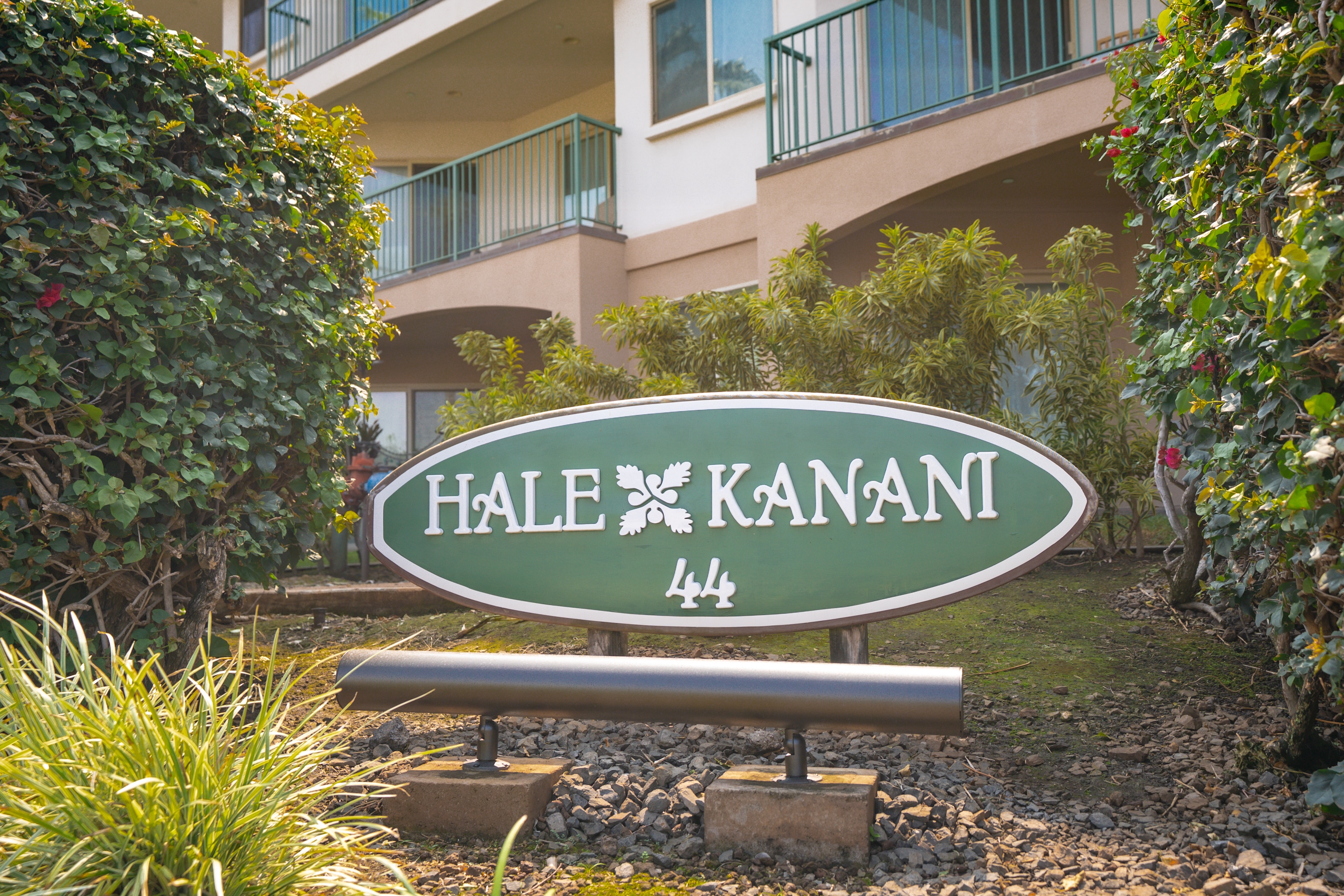 Hale Kanani I-303 44 Kanani Rd.