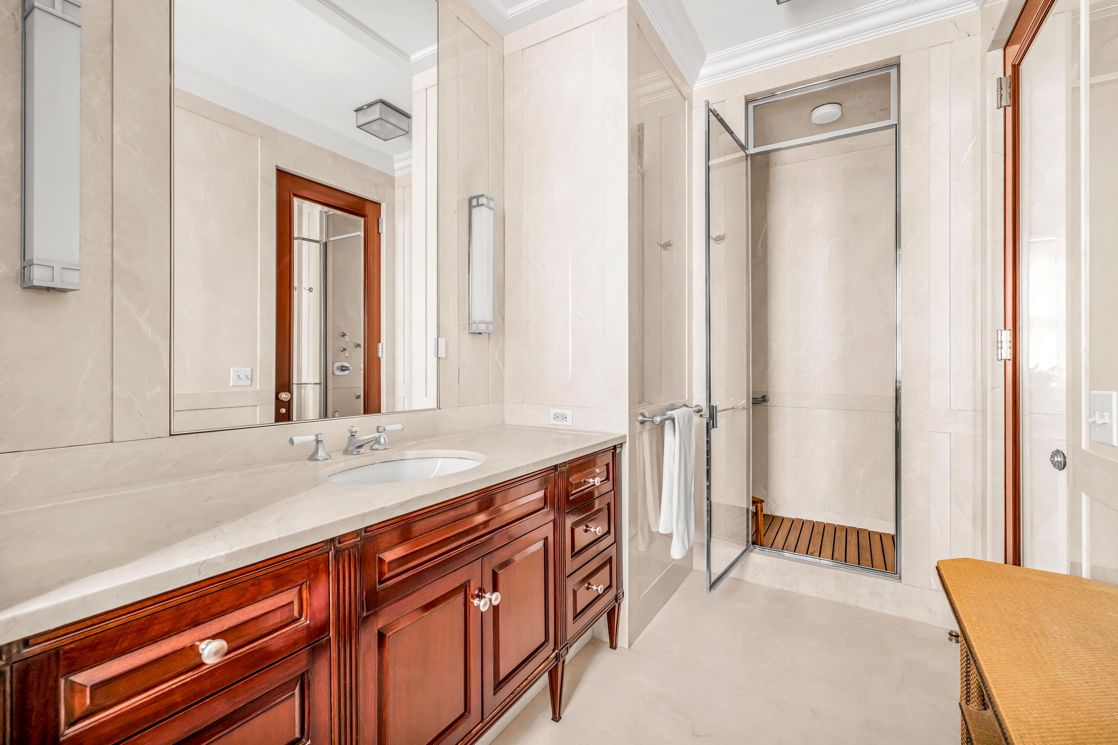 720 Park Avenue 10A