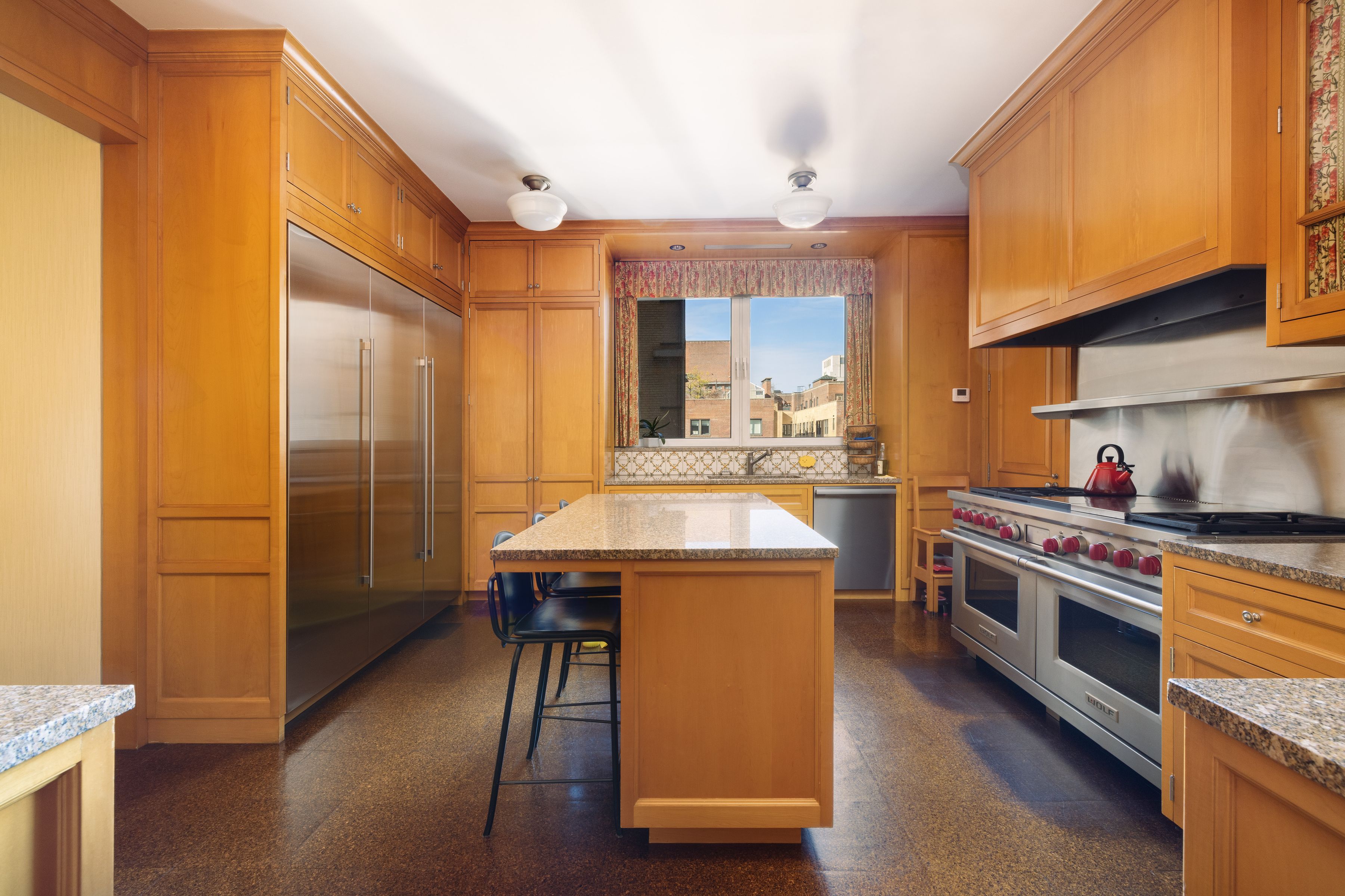 720 Park Avenue 10A