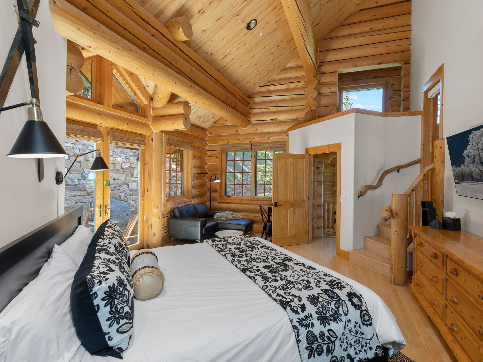 108 Lodges Lane 4 