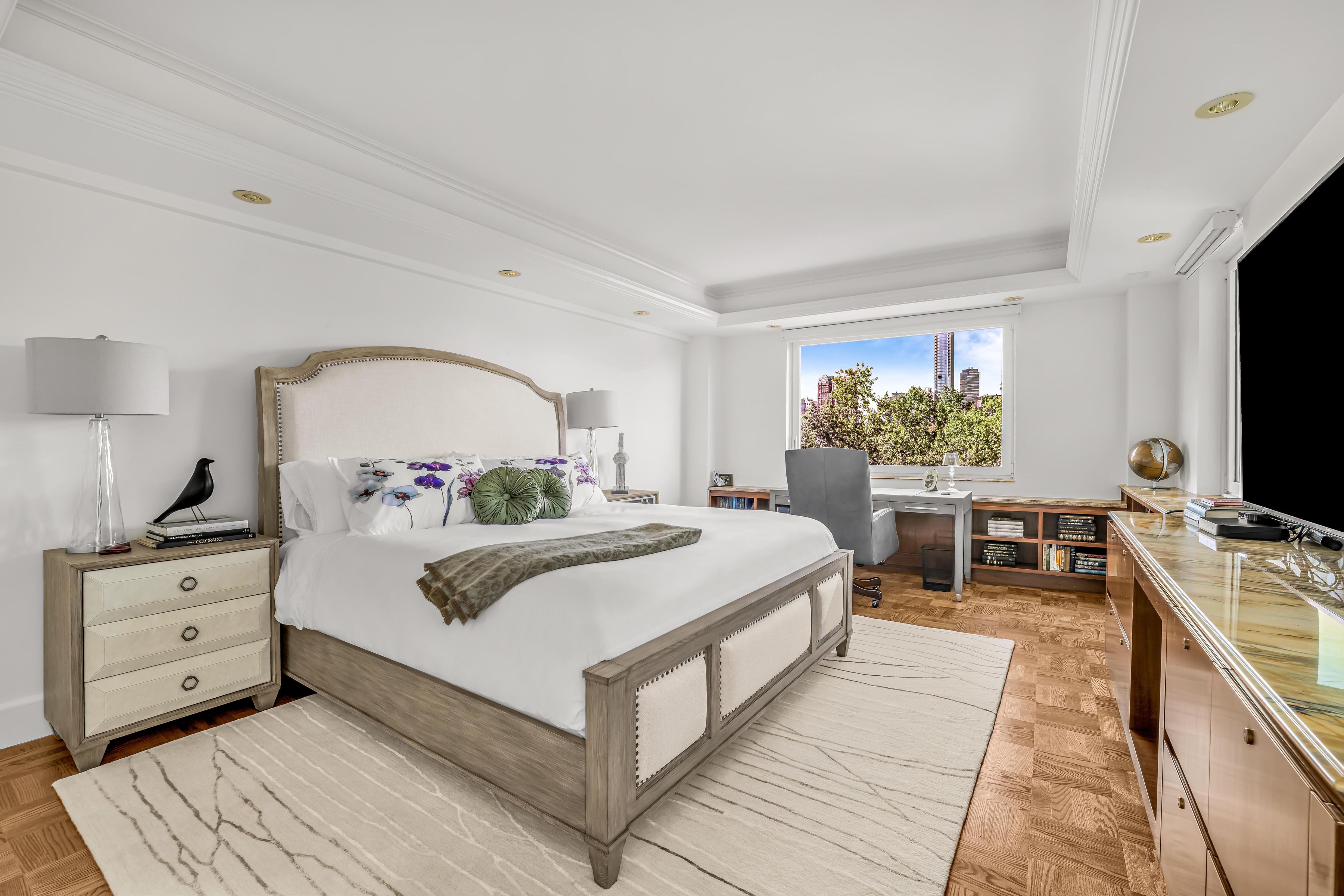 860 Fifth Avenue 9/10JK